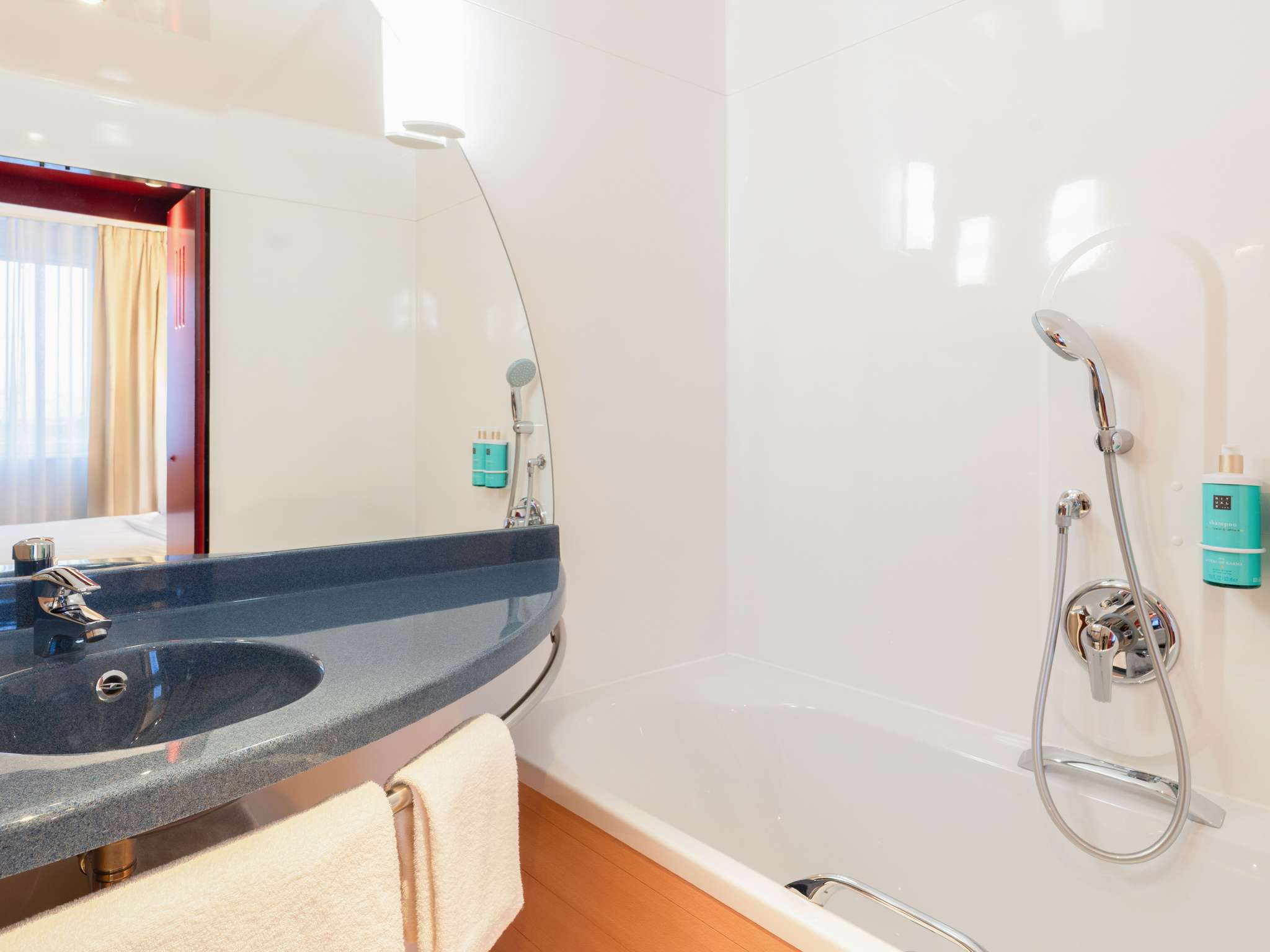 Photo - Novotel Suites Genève Aéroport