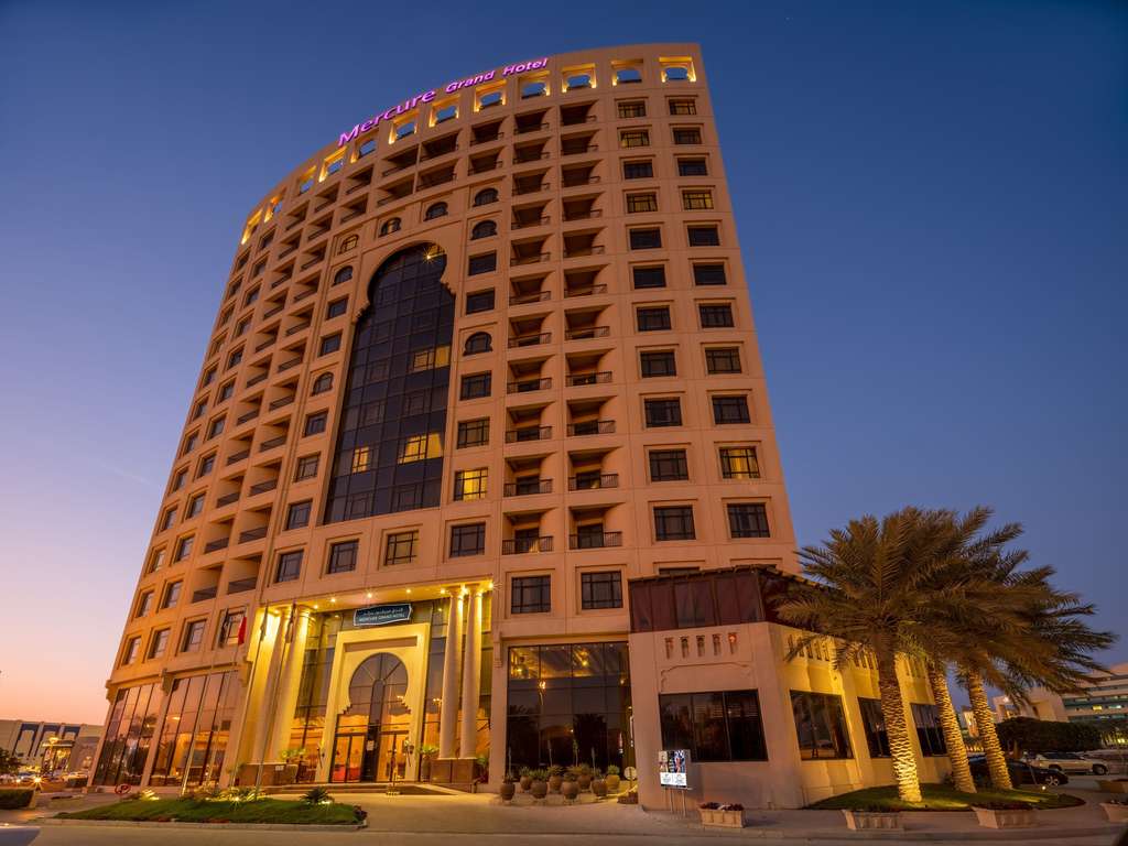 Mercure Grand Hotel Seef - All Suites - Image 4