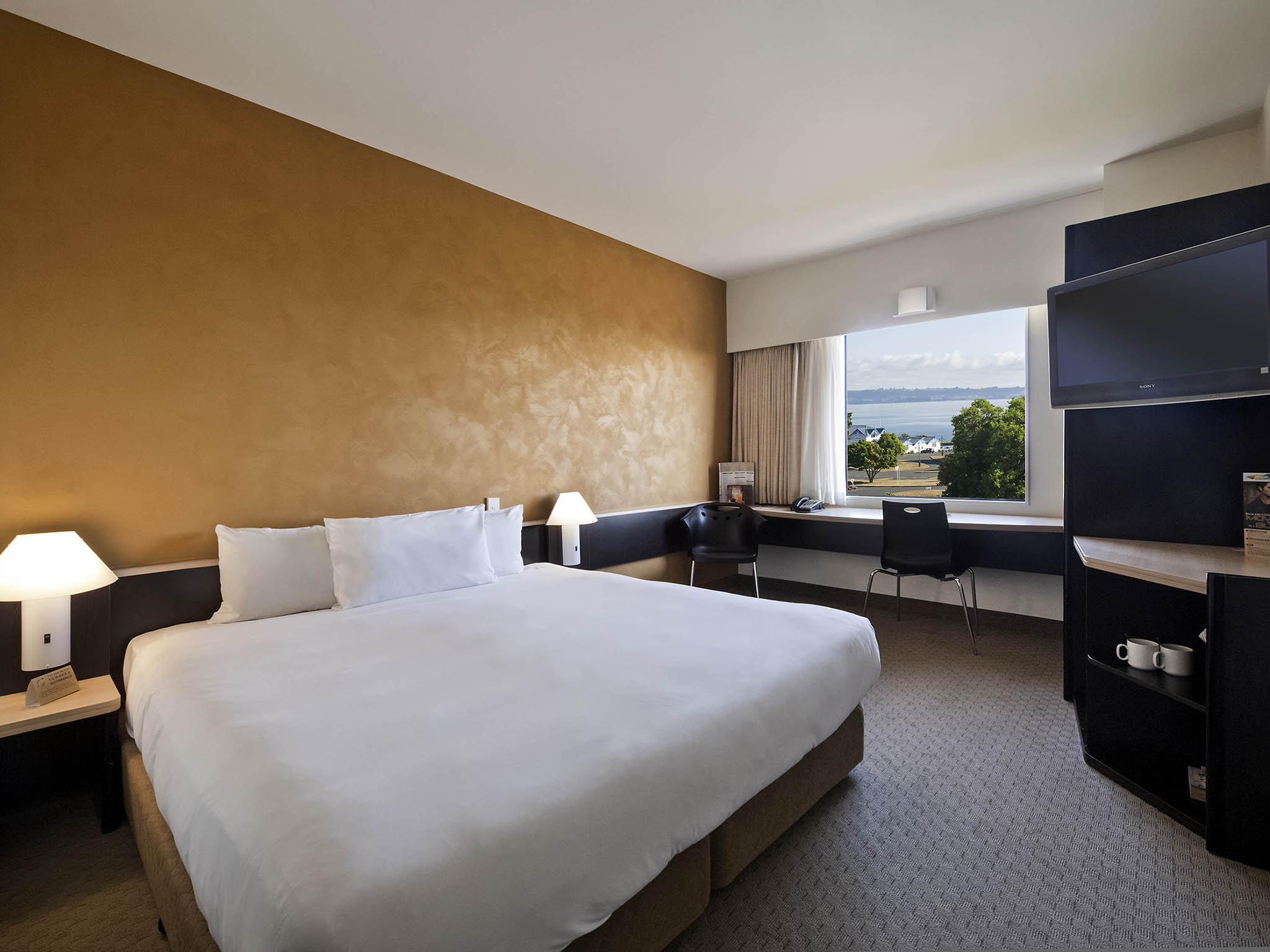 Like home booking. Ibis Rotorua 3*. Отель artist новая Зеландия. Фото номеров новой Зеландии.