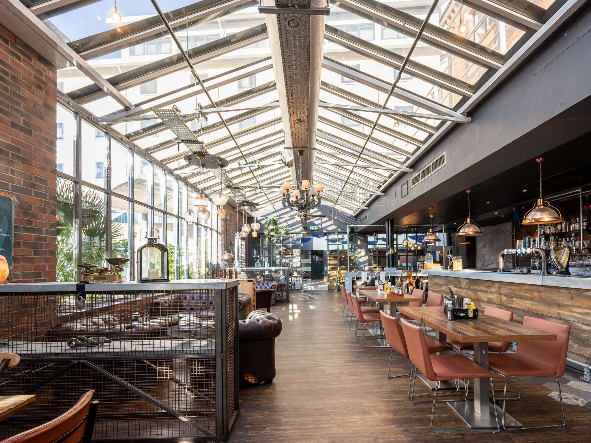 Photo - Novotel Cardiff Centre