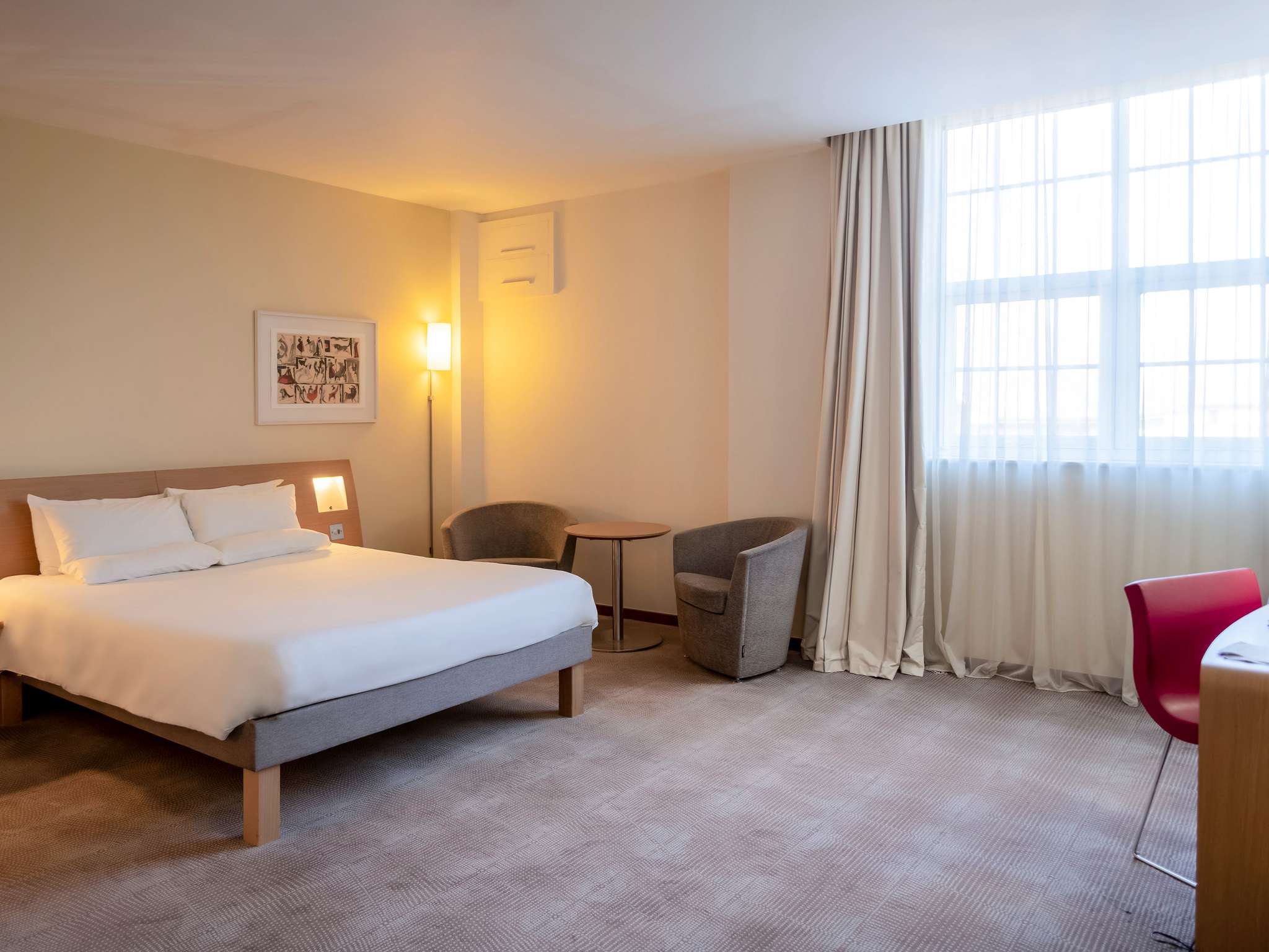 Photo - Novotel Cardiff Centre