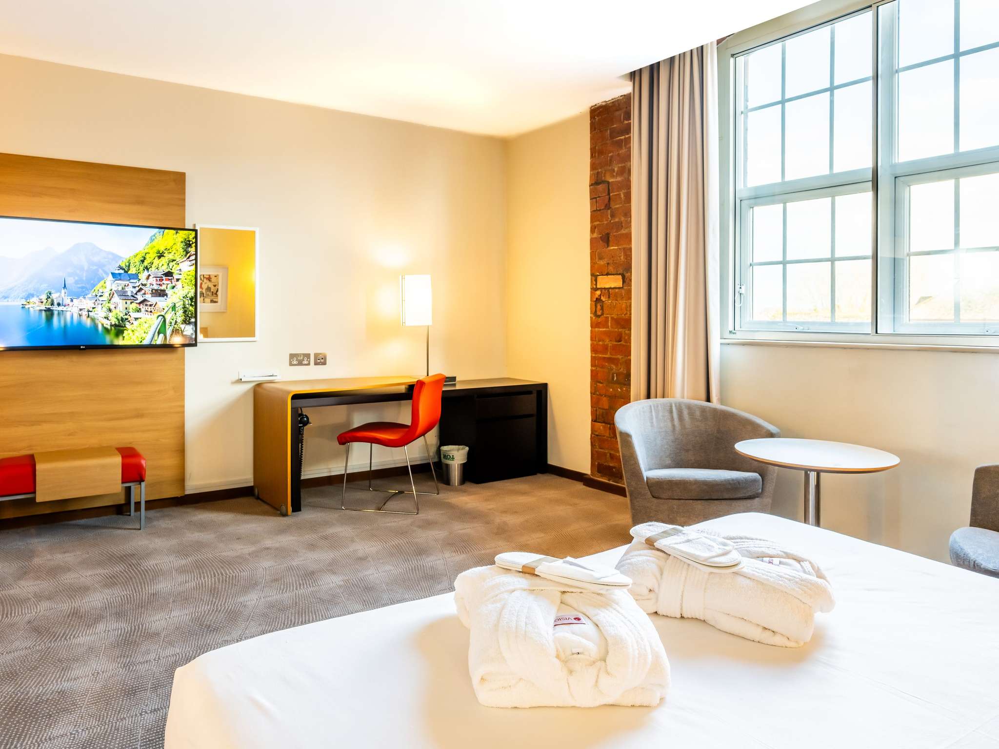 Photo - Novotel Cardiff Centre