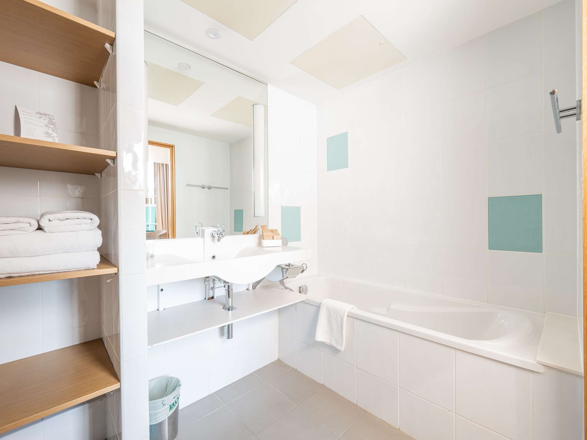 Photo - Novotel Cardiff Centre