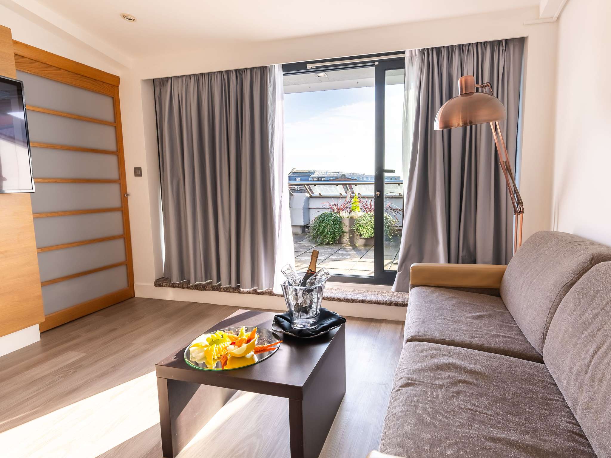 Photo - Novotel Cardiff Centre