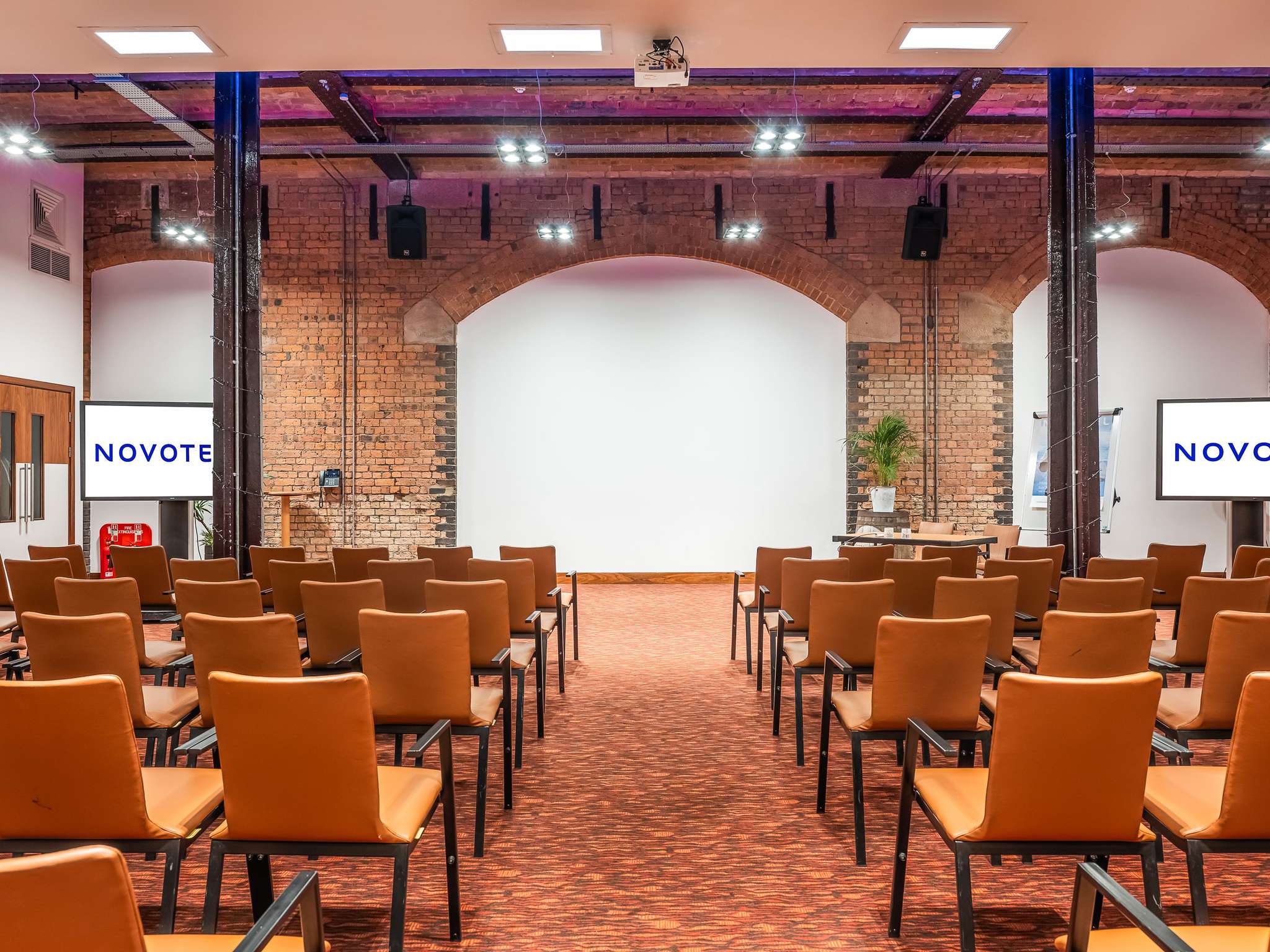 Photo - Novotel Cardiff Centre