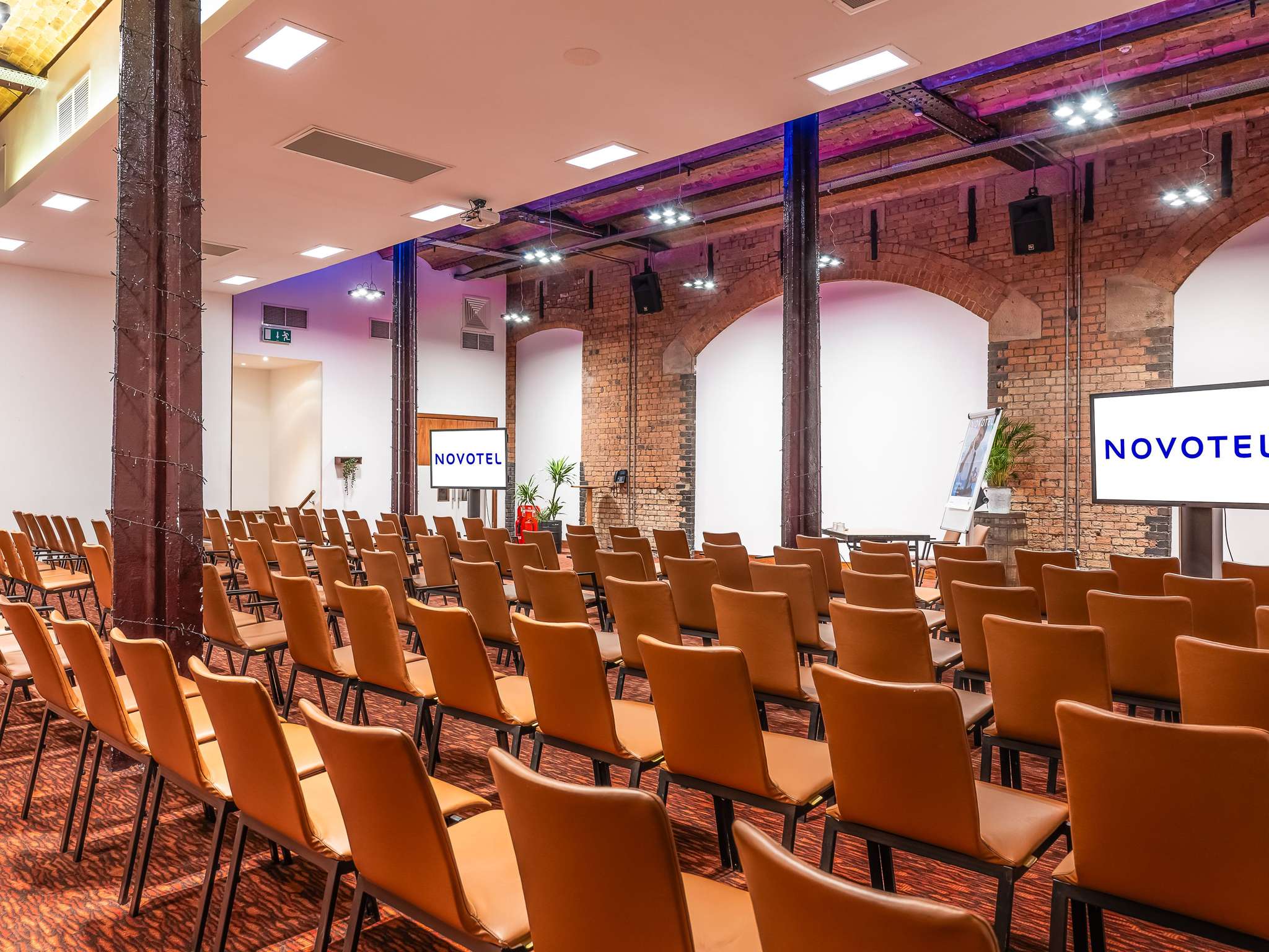 Photo - Novotel Cardiff Centre