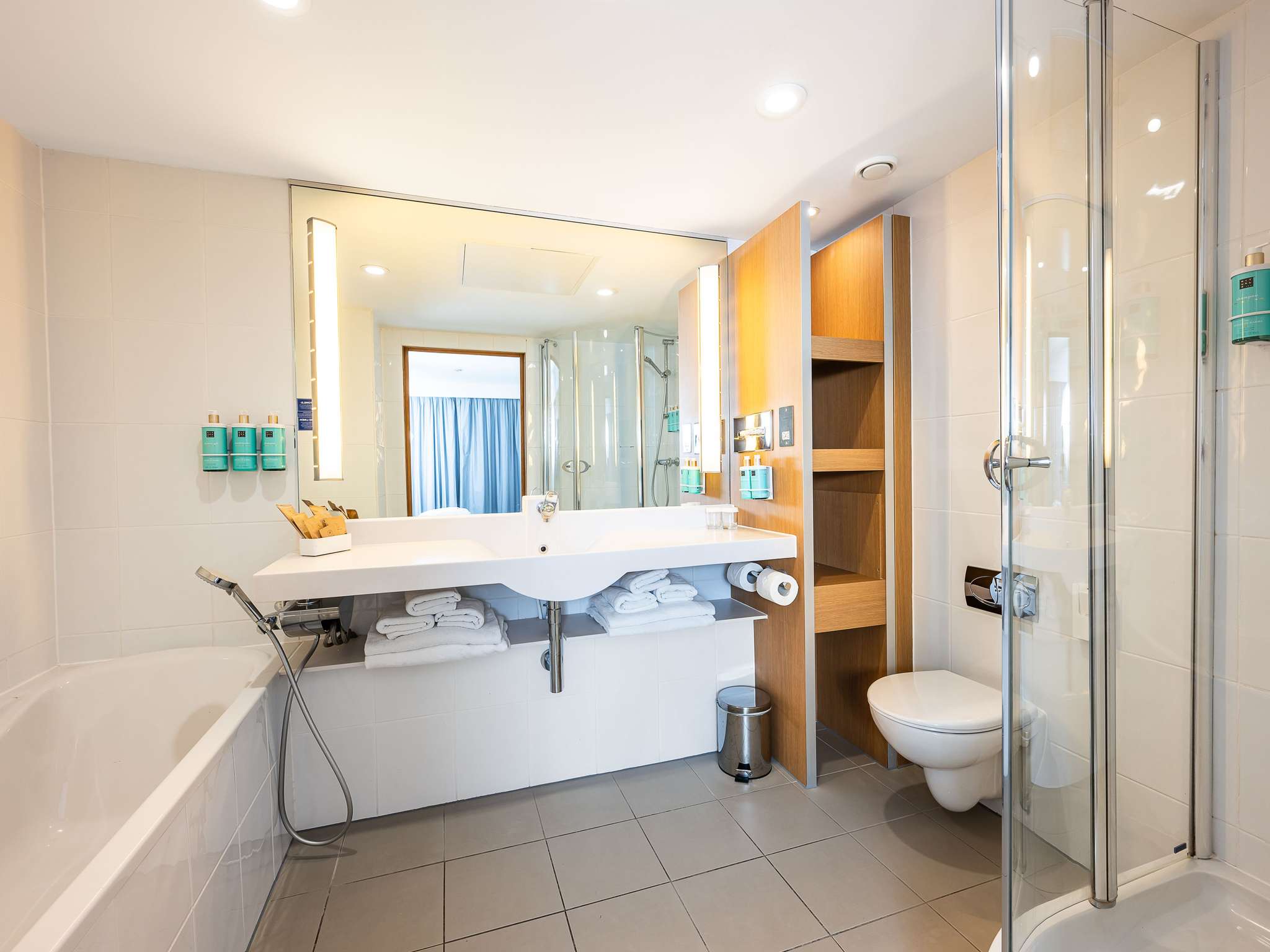 Photo - Novotel Cardiff Centre