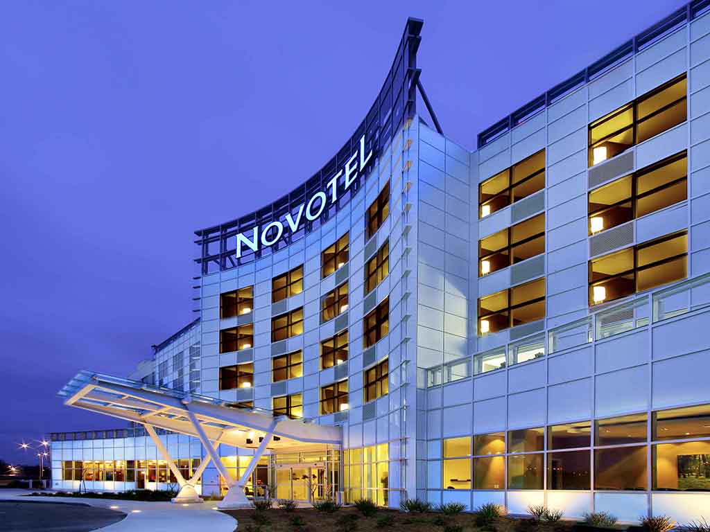 Novotel Montreal Airport - Image 1