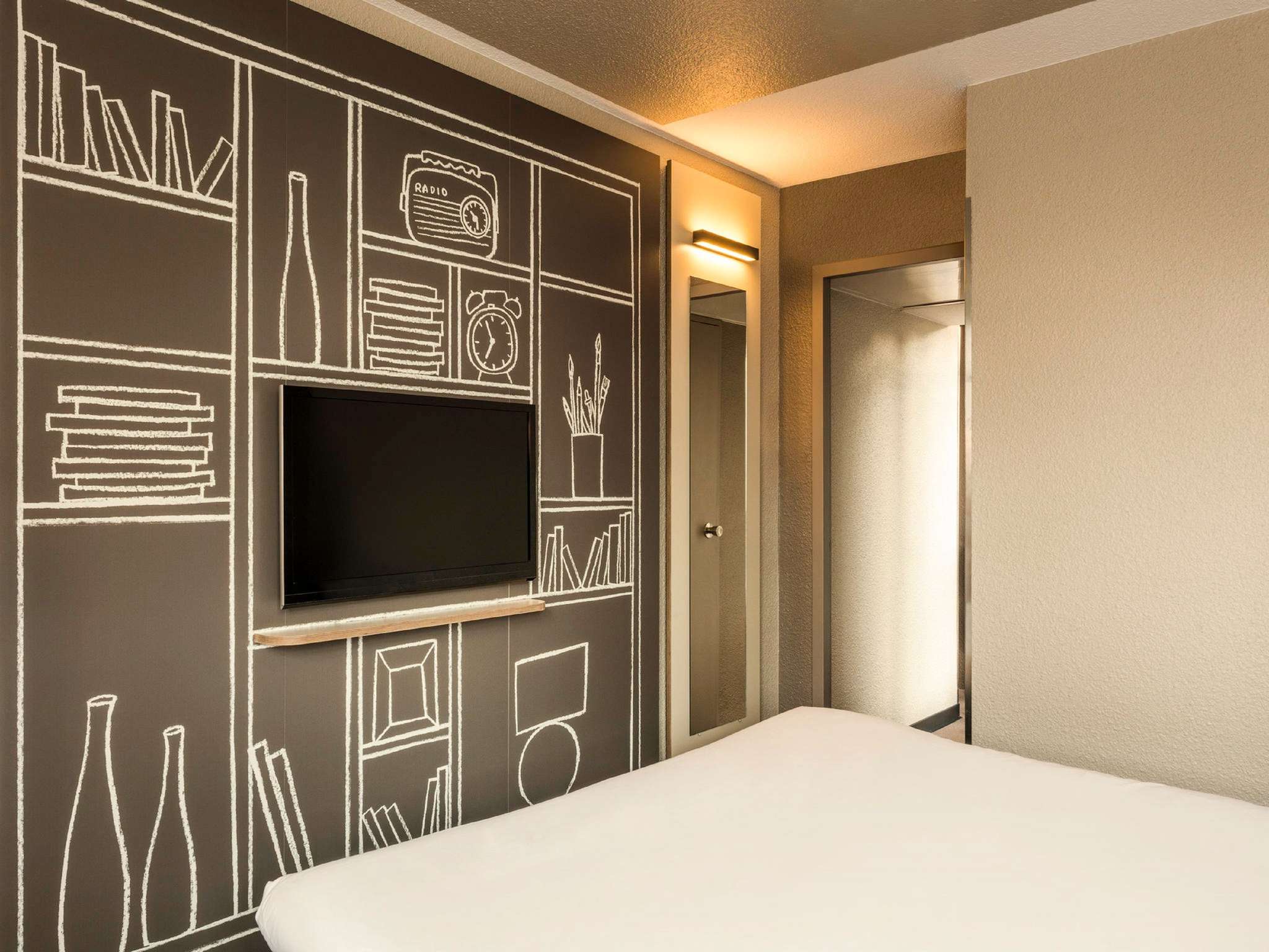 Photo - ibis budget Bordeaux Centre Bastide