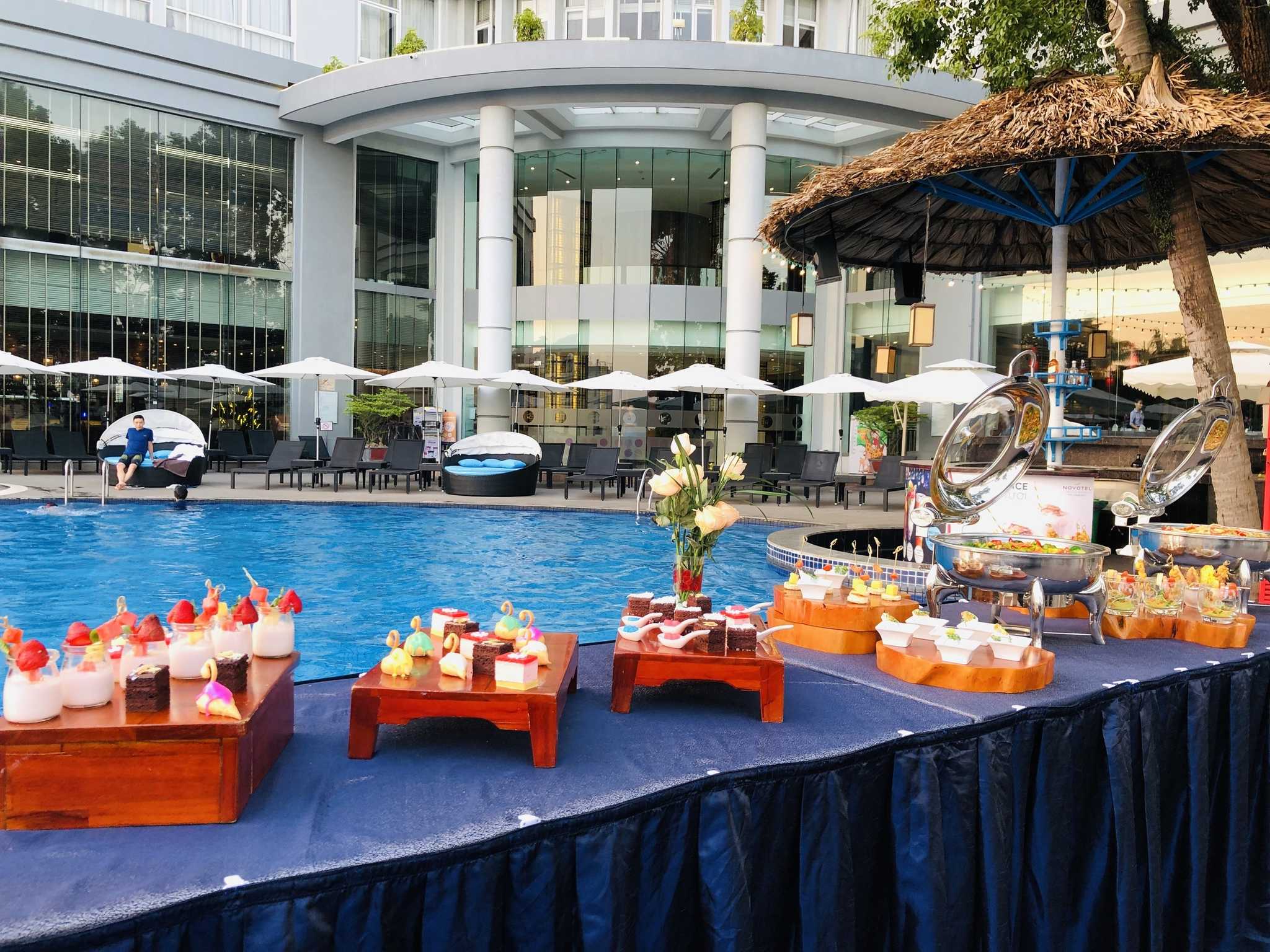 Hotel In Ha Long City Novotel Bay Bar Novotel Ha Long Bay