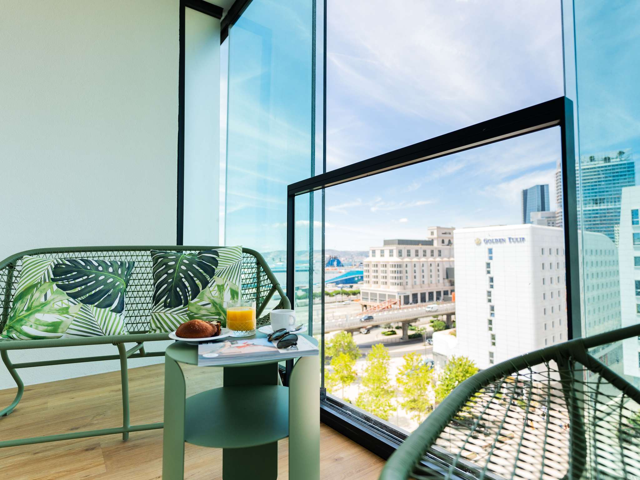 Photo - Novotel Suites Marseille Centre Euromed