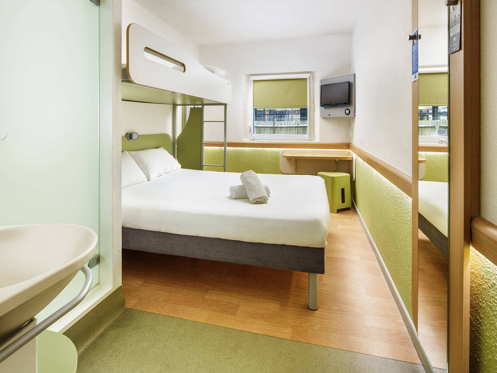 ibis hotel southampton check out time
