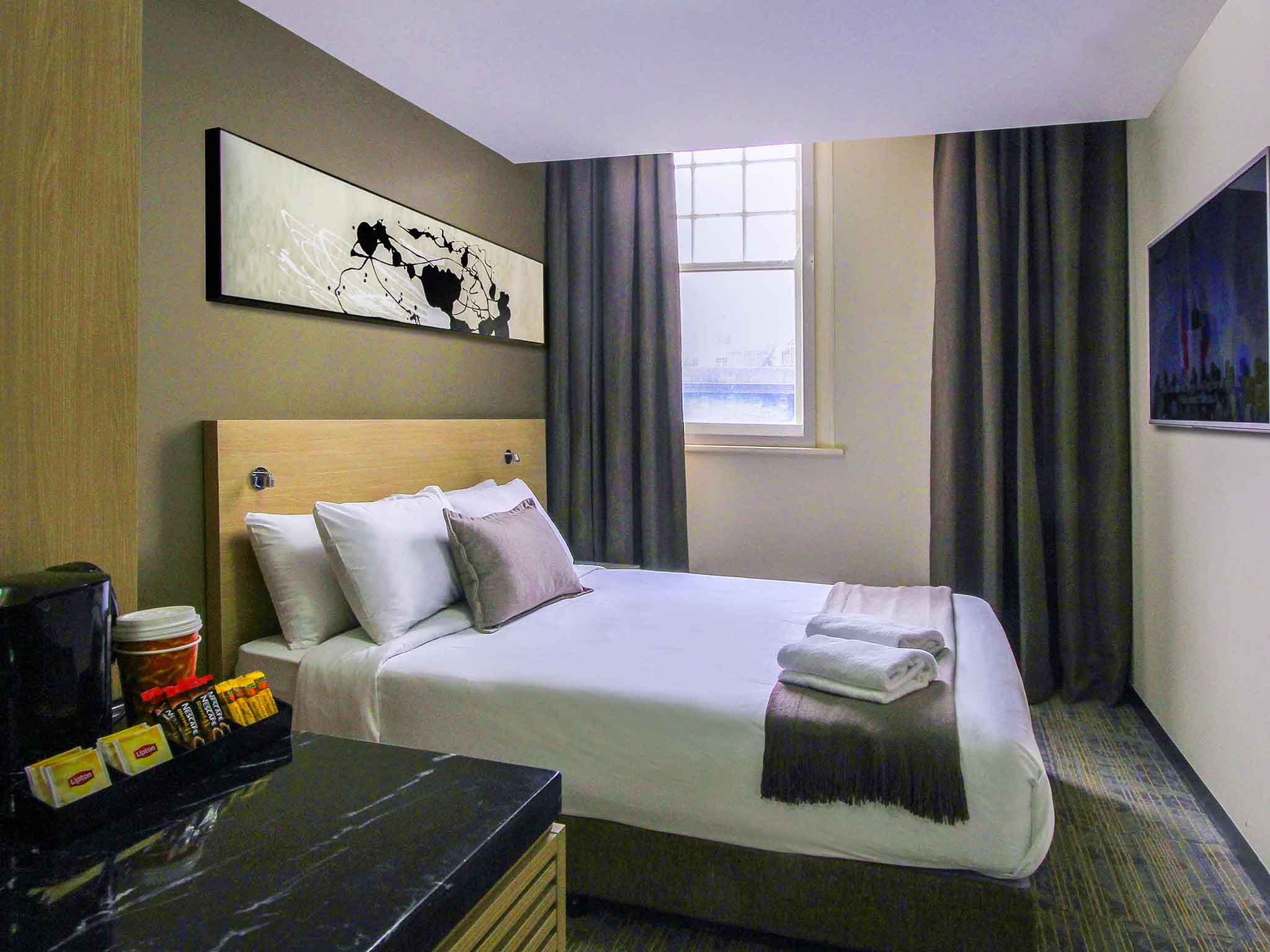 2 bedroom hotels melbourne cbd balcony rooms ibis budget melbourne cbd accorhotels 2 bedroom hotels melbourne cbd balcony rooms ibis budget melbourne cbd accorhotels