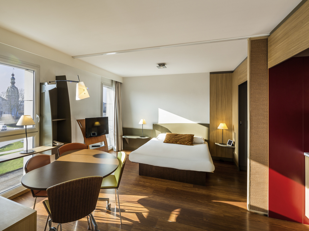 ibis nantes centre tour bretagne