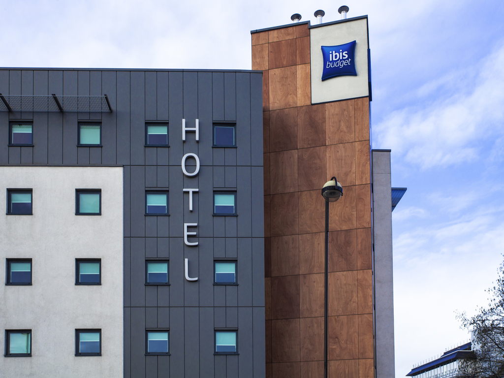 ibis budget London Hounslow - Image 1