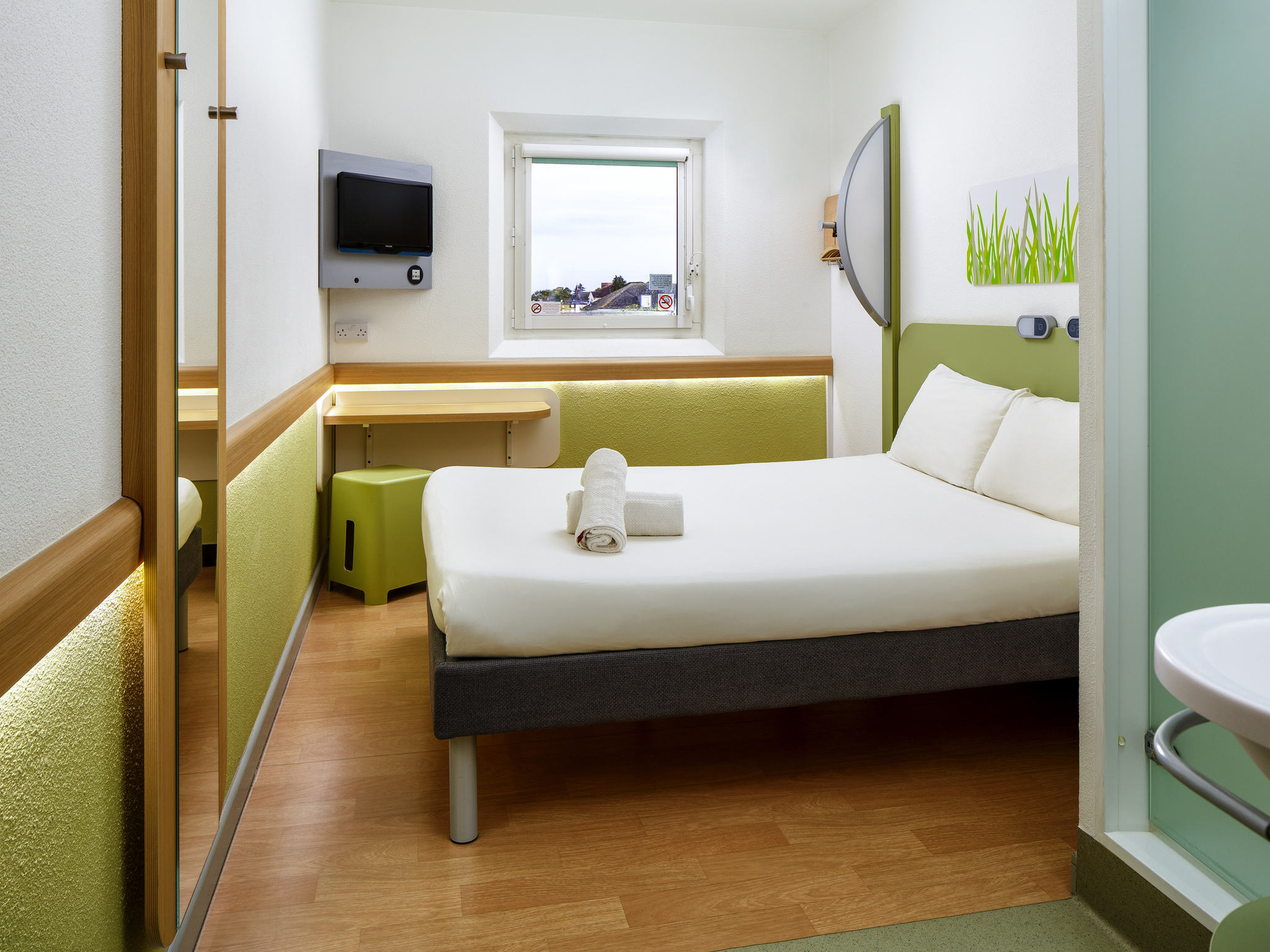 Ibis Budget London Hounslow Affordable Hotelin Rooms Ibis Budget London Hounslow