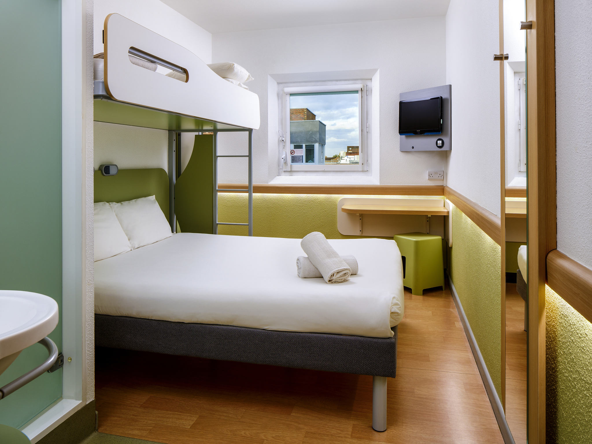 Ibis Budget London Hounslow Affordable Hotelin Rooms Ibis Budget London Hounslow