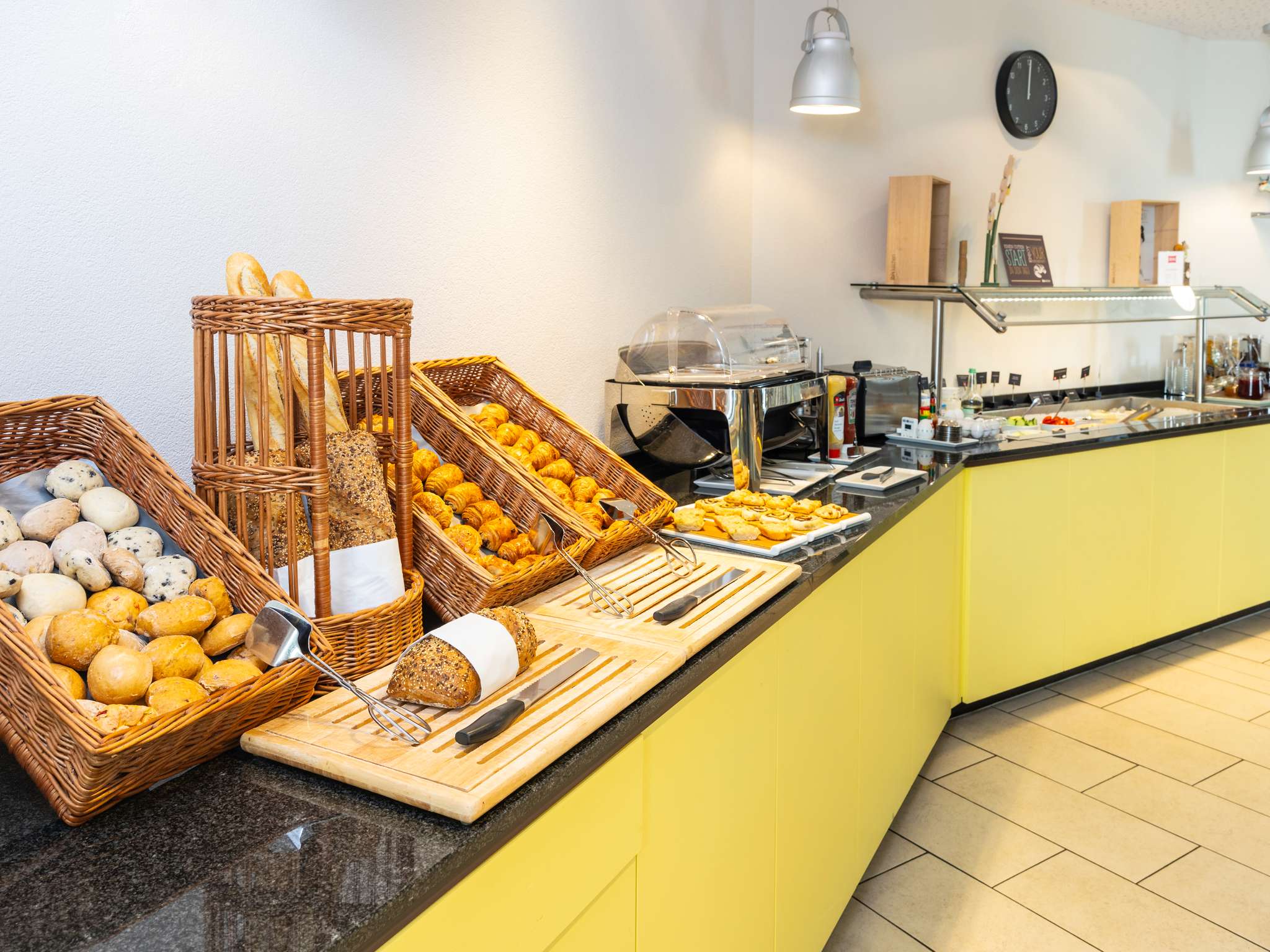 Photo - ibis Basel Bahnhof