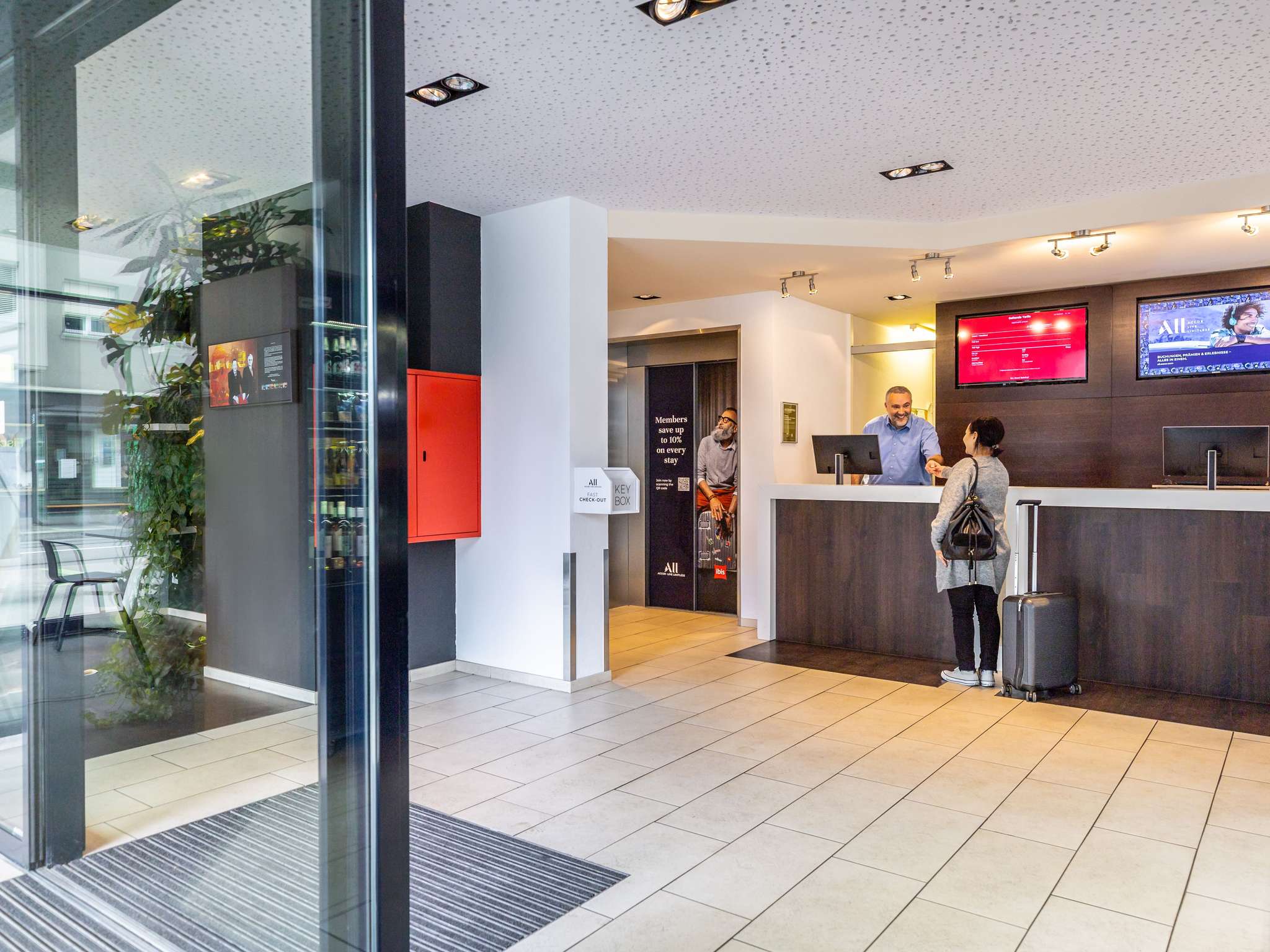 Photo - ibis Basel Bahnhof