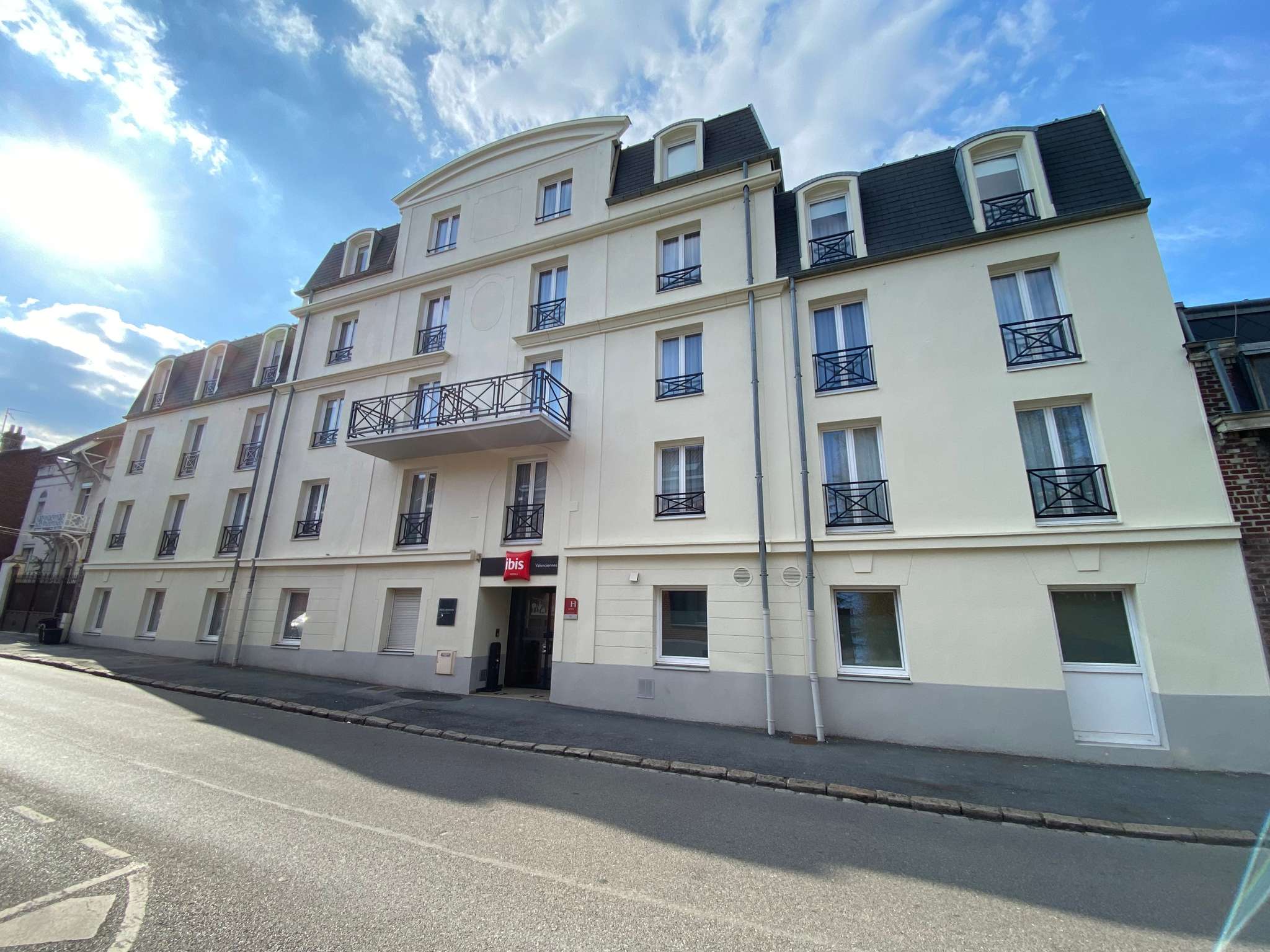 Photo - ibis Valenciennes