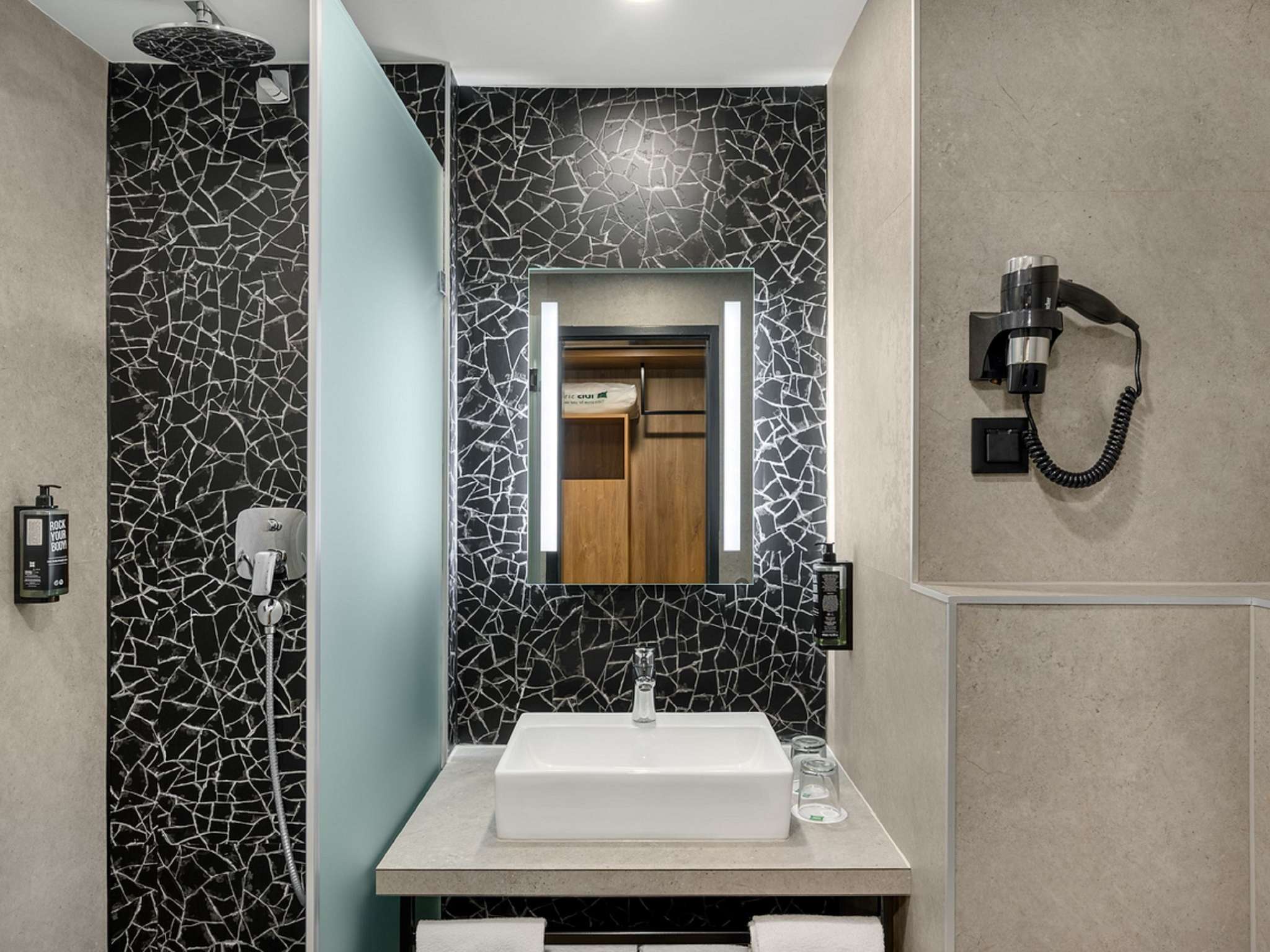 Photo - Ibis Budapest Heroes Square