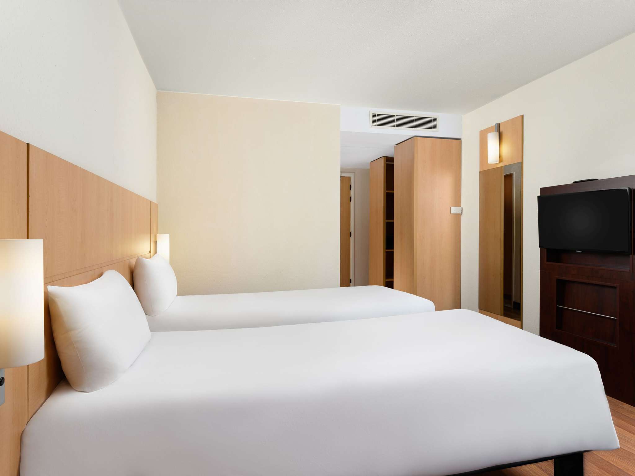 Photo - Ibis Budapest Heroes Square