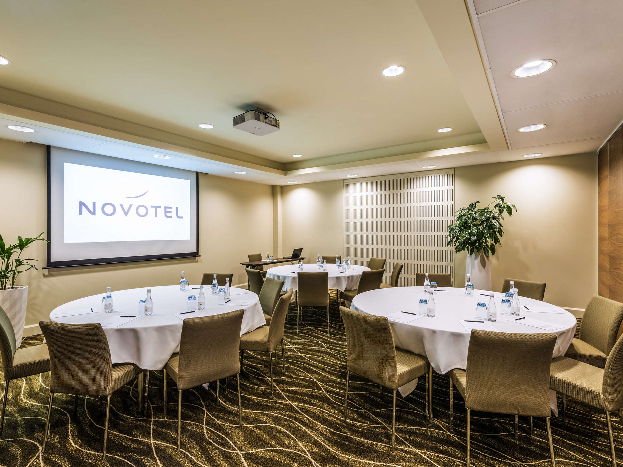 Novotel Christchurch Premium Landmark Hotel in Christchurch CBD Novotel Christchurch Premium Landmark Hotel in Christchurch CBD
