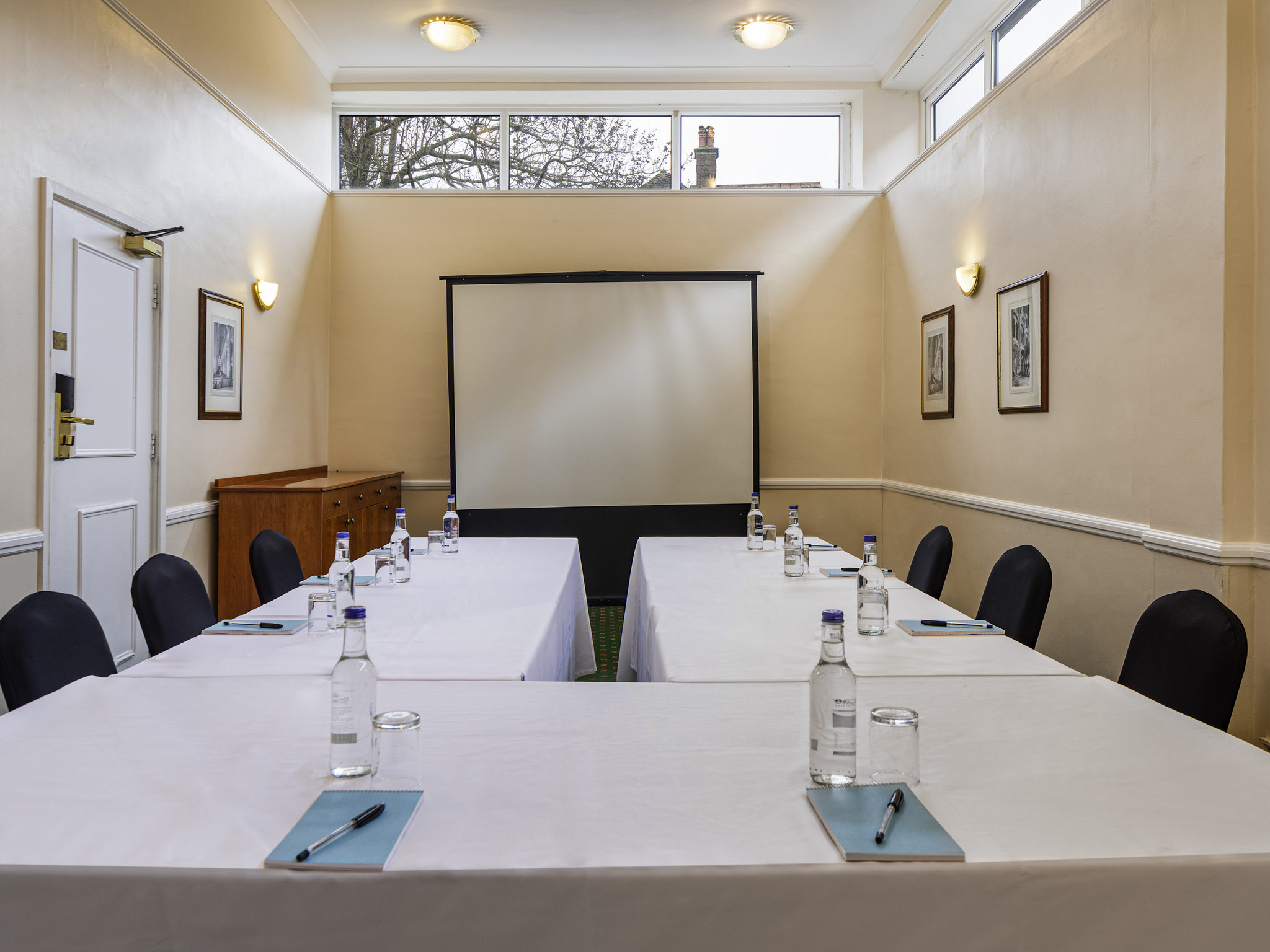 Photo - Winchester Wessex Hotel by Sunday