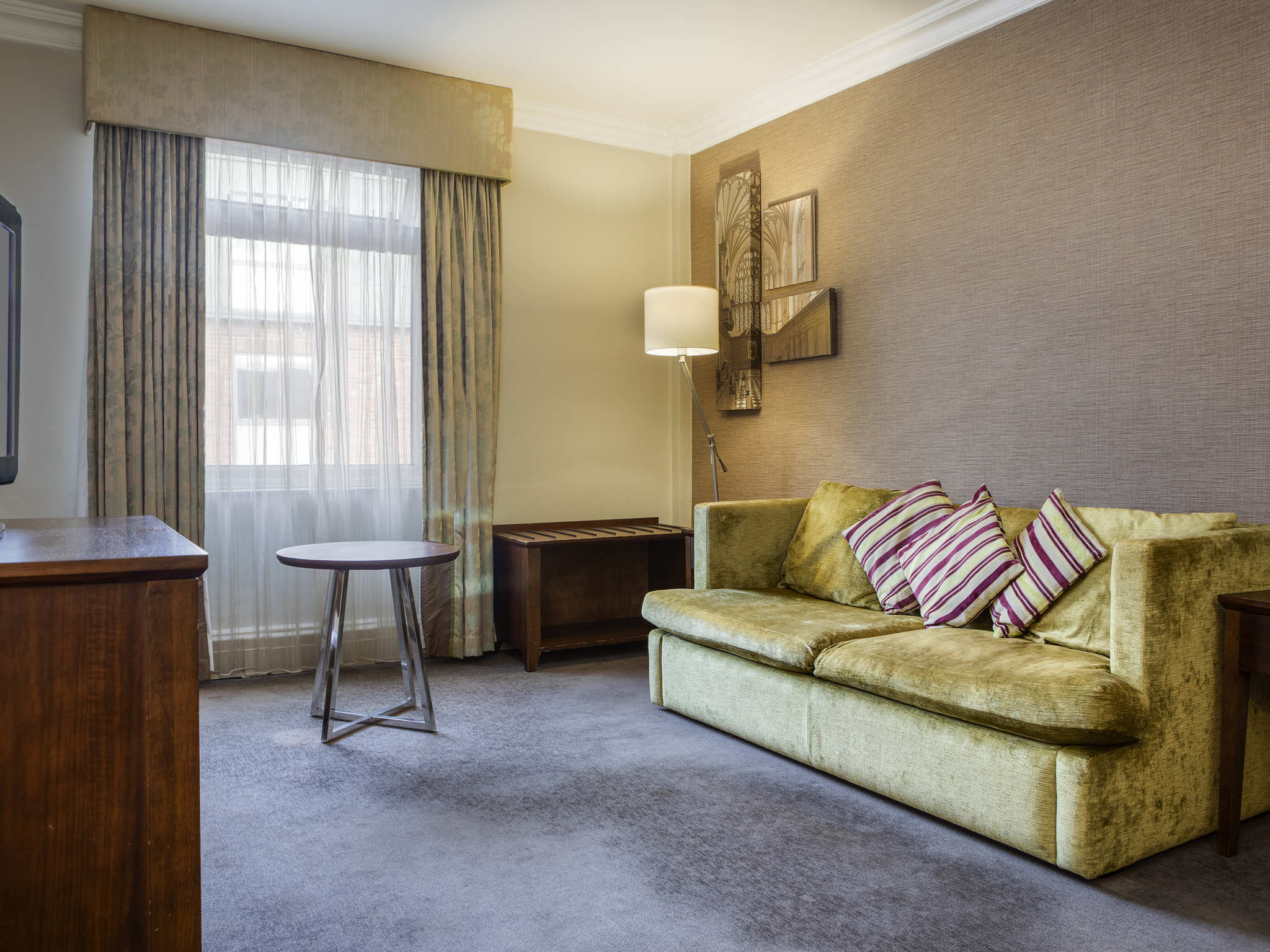 Photo - Winchester Wessex Hotel by Sunday