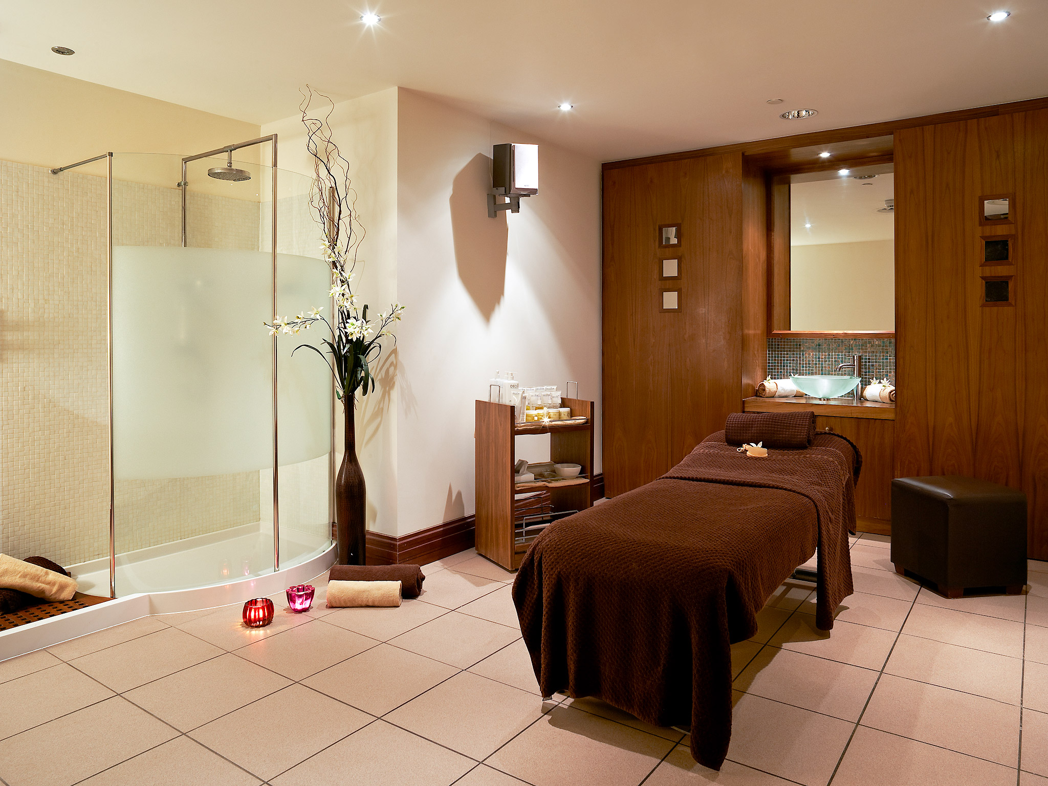 Foto - Holland House Hotel Cardiff By Sunday