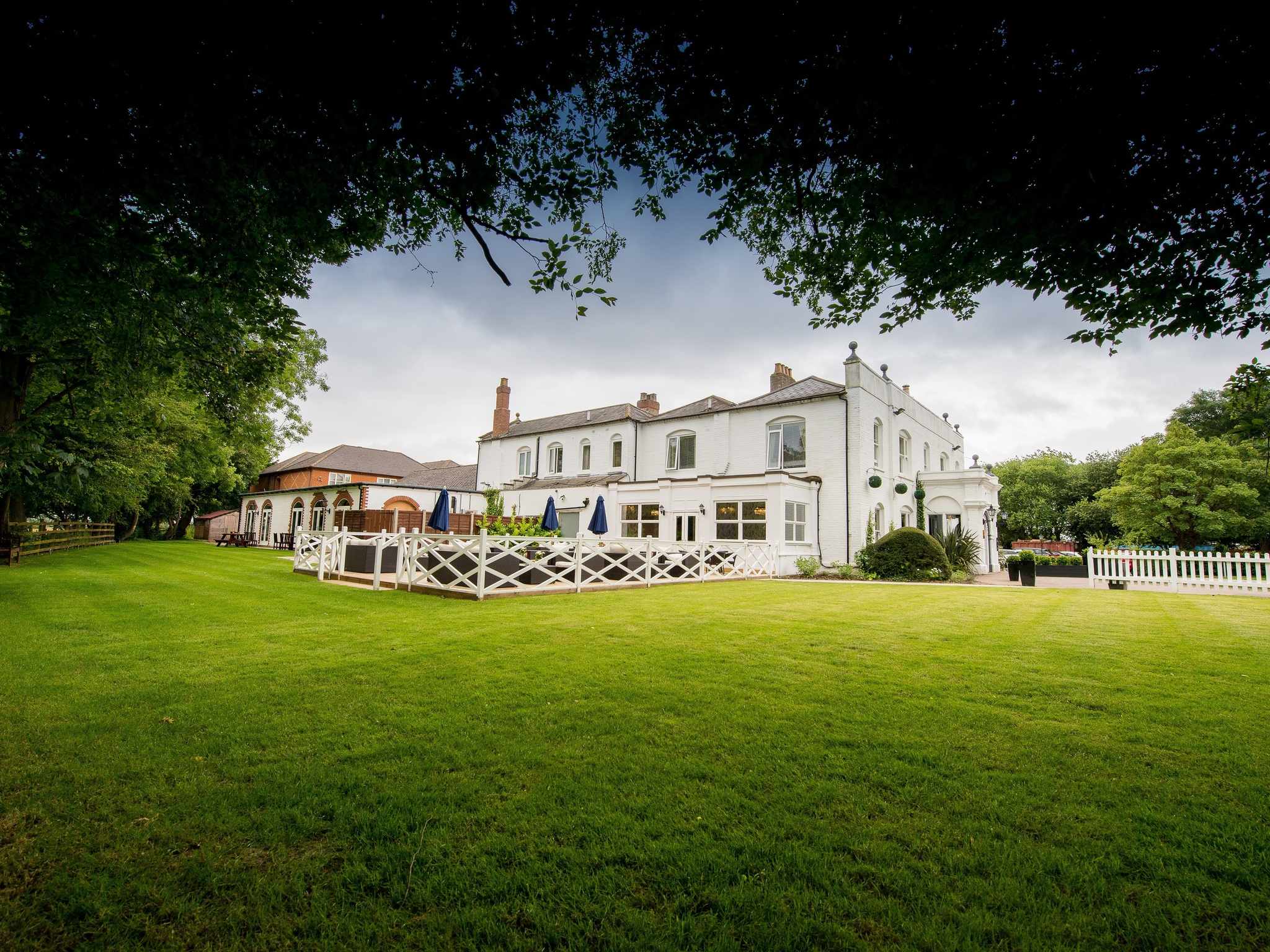 Woughton House Hotel Milton Keynes Woughton House Hotel Milton Keynes