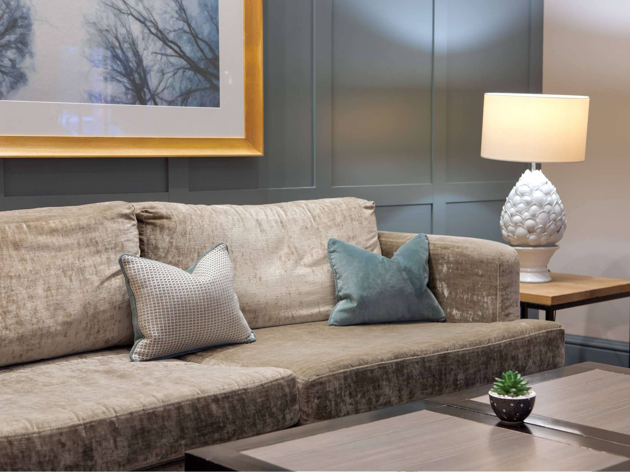 Photo - Sunday Box Hill Burford Bridge Hotel