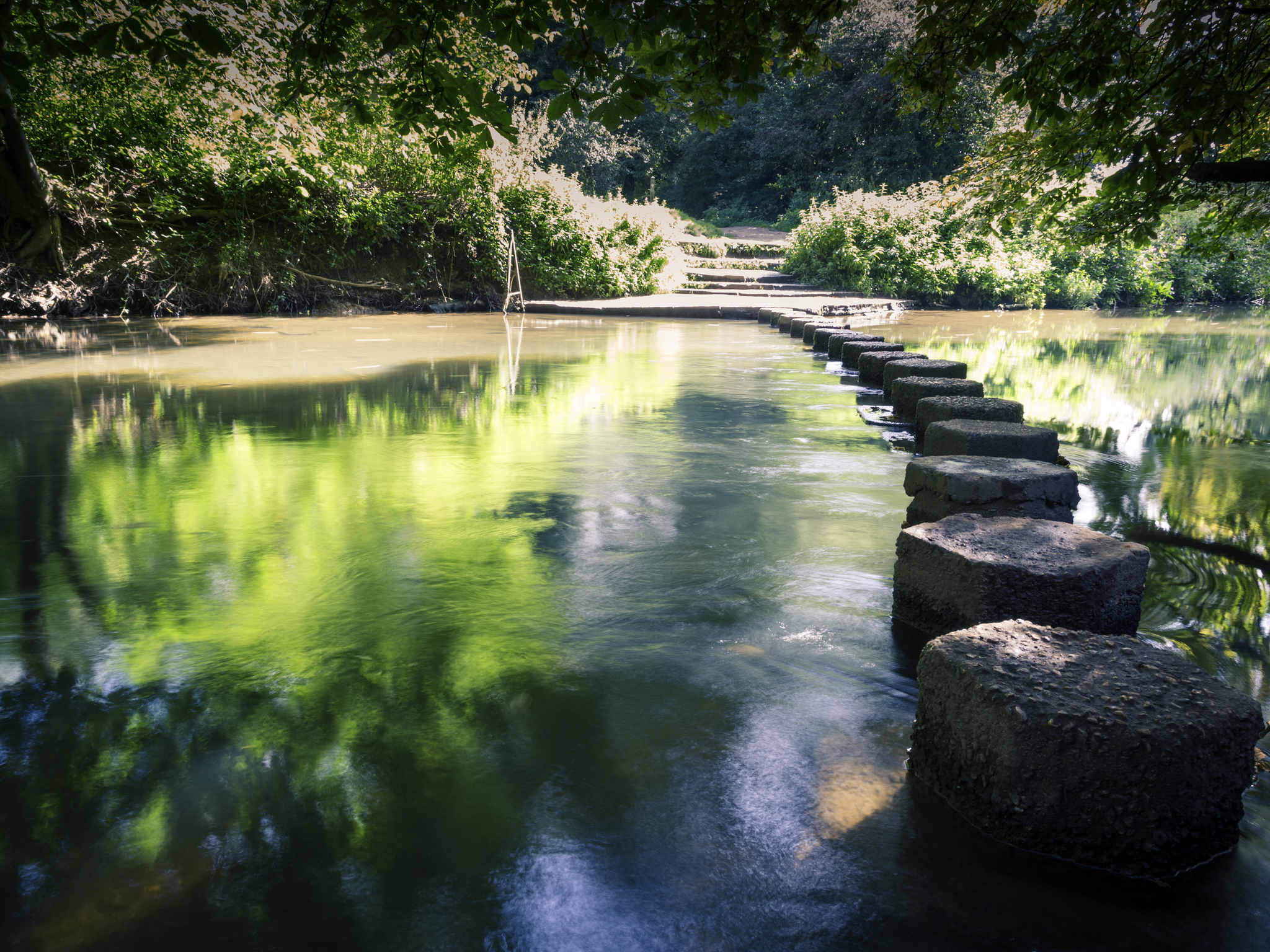Photo - Sunday Box Hill Burford Bridge Hotel