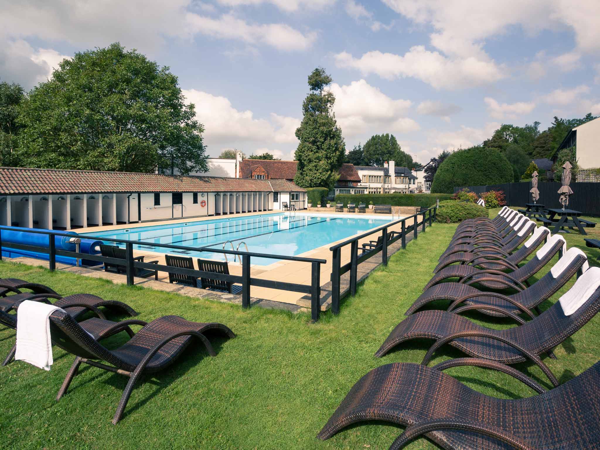 Photo - Sunday Box Hill Burford Bridge Hotel