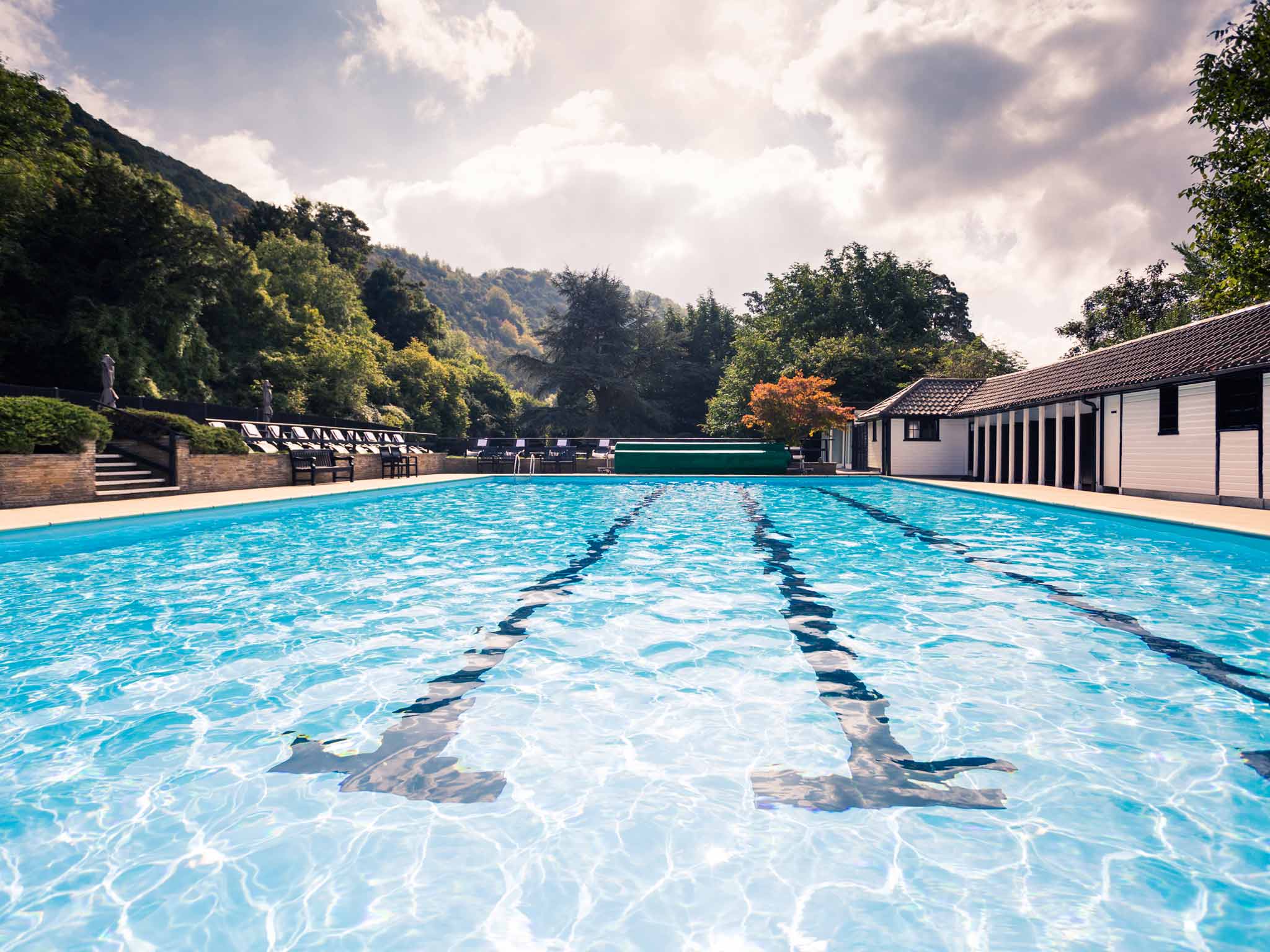 Photo - Sunday Box Hill Burford Bridge Hotel