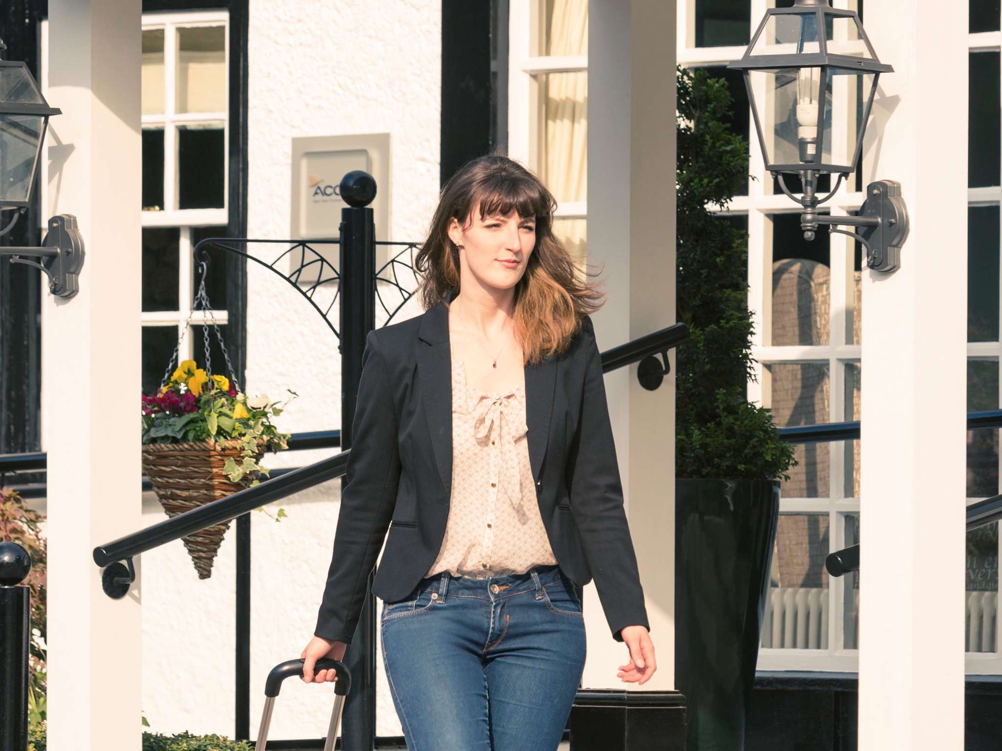 Photo - Sunday Box Hill Burford Bridge Hotel