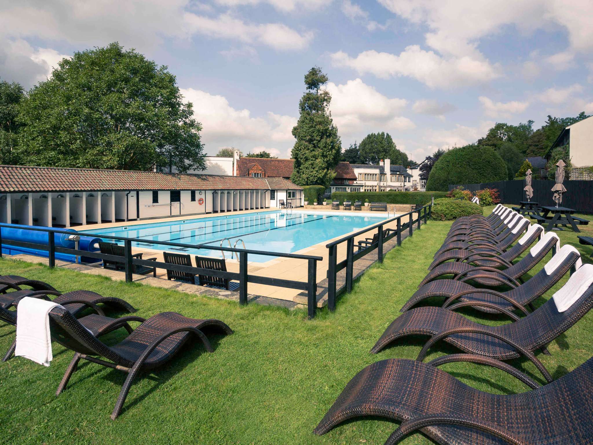 Photo - Sunday Box Hill Burford Bridge Hotel