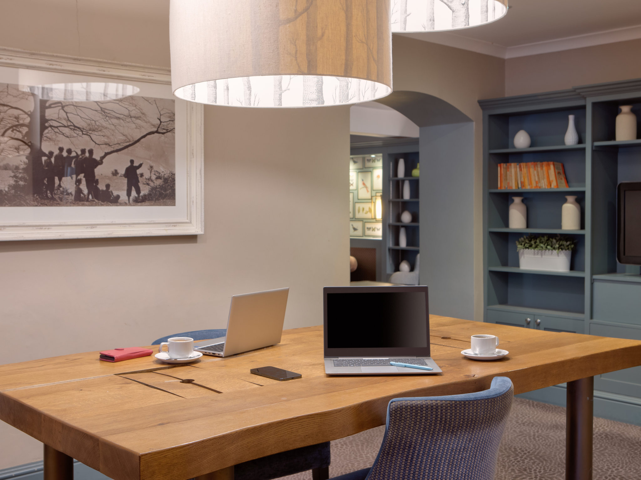 Photo - Sunday Box Hill Burford Bridge Hotel