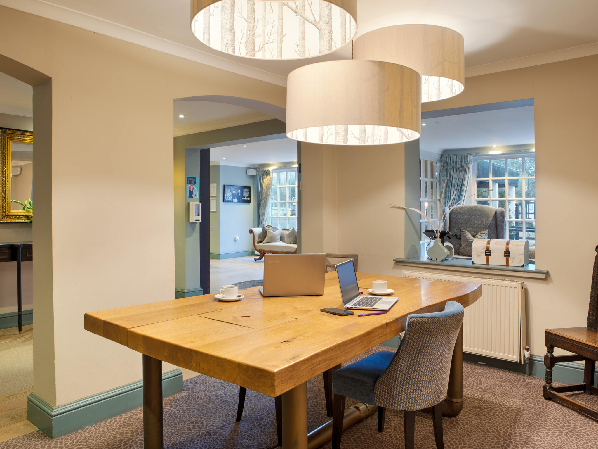 Photo - Sunday Box Hill Burford Bridge Hotel