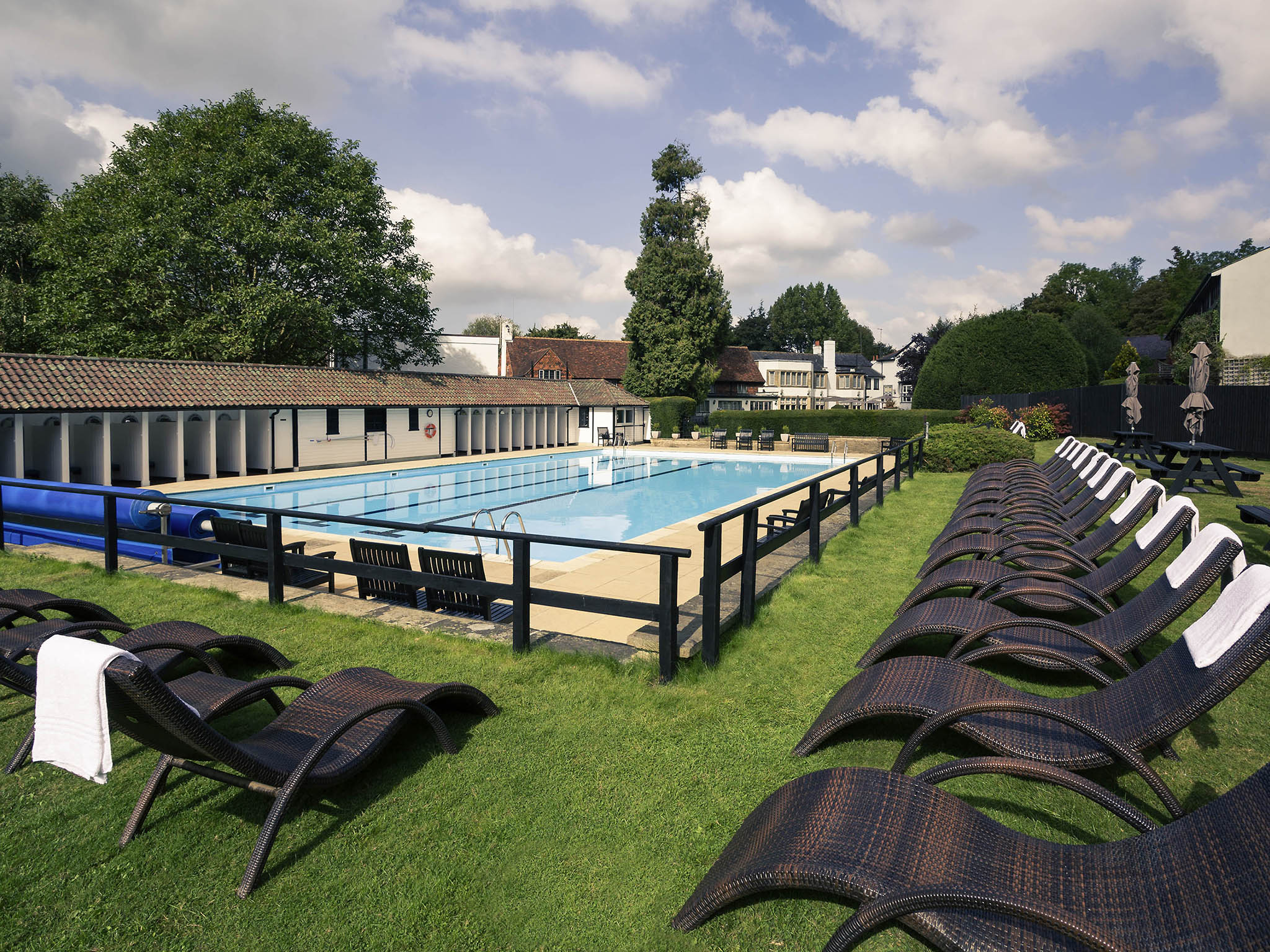 Photo - Sunday Box Hill Burford Bridge Hotel