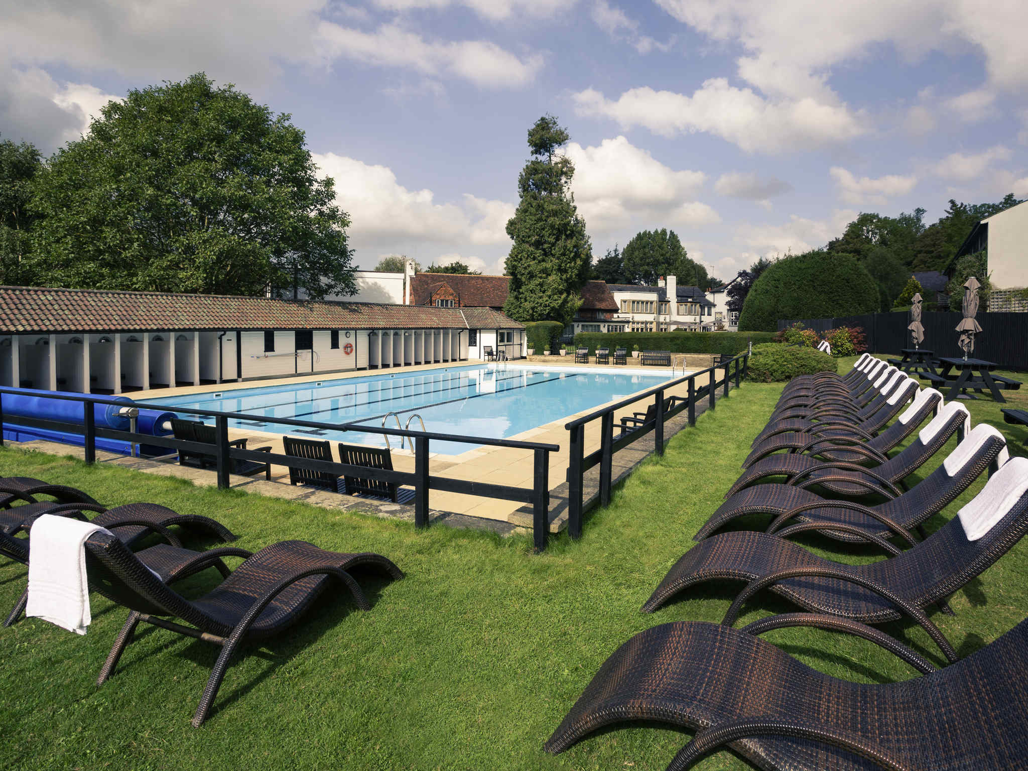 Photo - Sunday Box Hill Burford Bridge Hotel