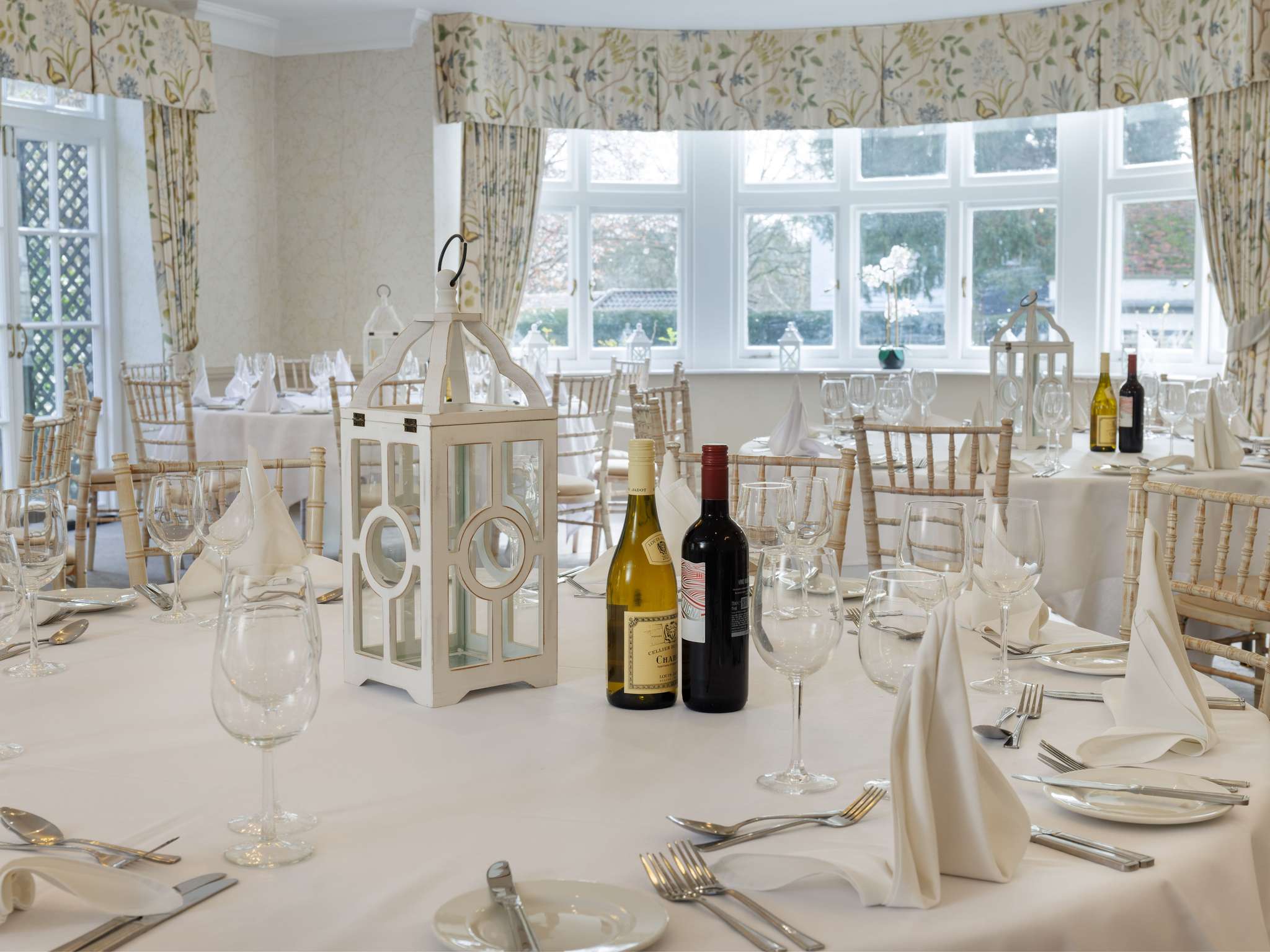 Photo - Sunday Box Hill Burford Bridge Hotel