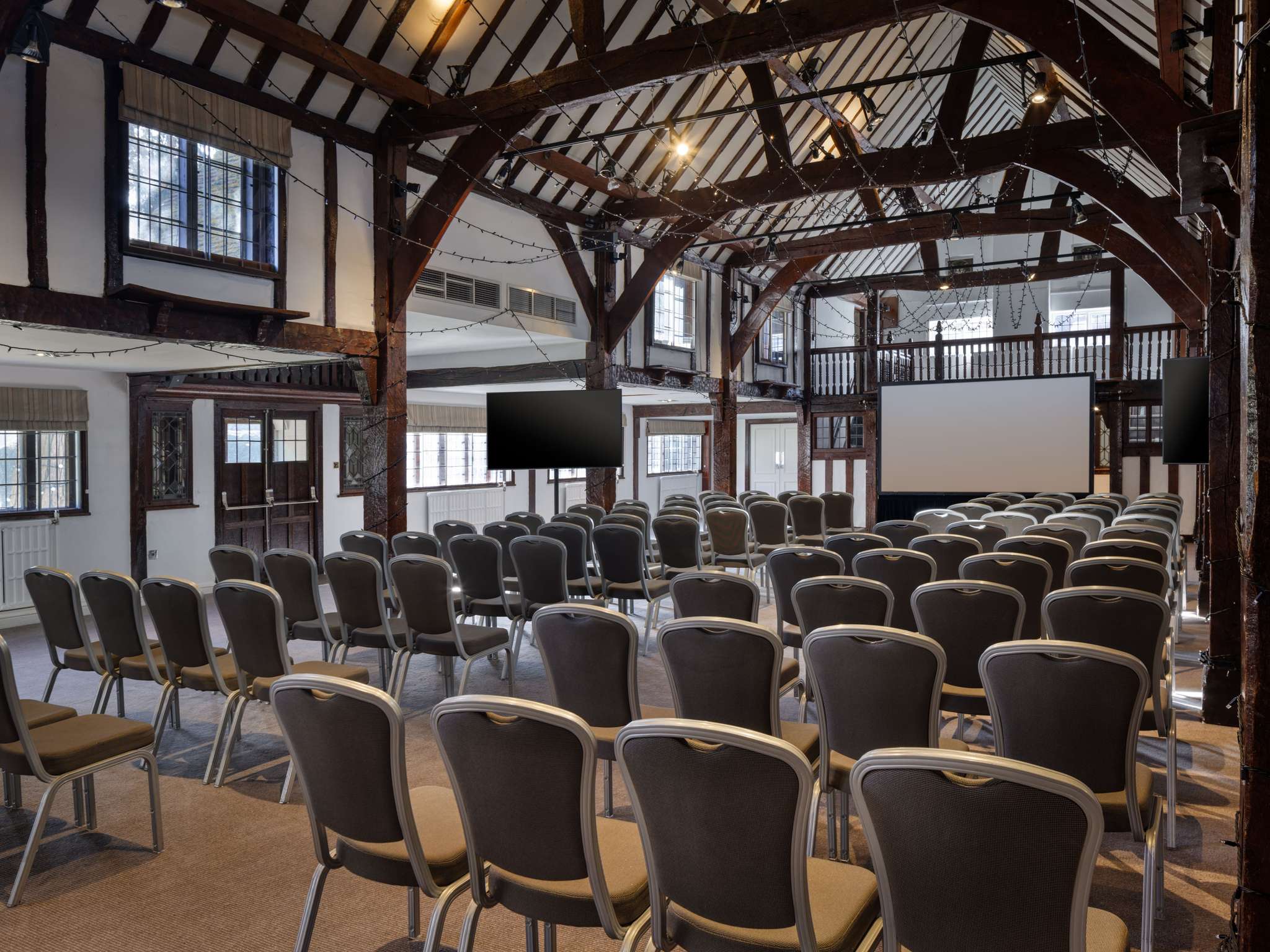 Photo - Sunday Box Hill Burford Bridge Hotel