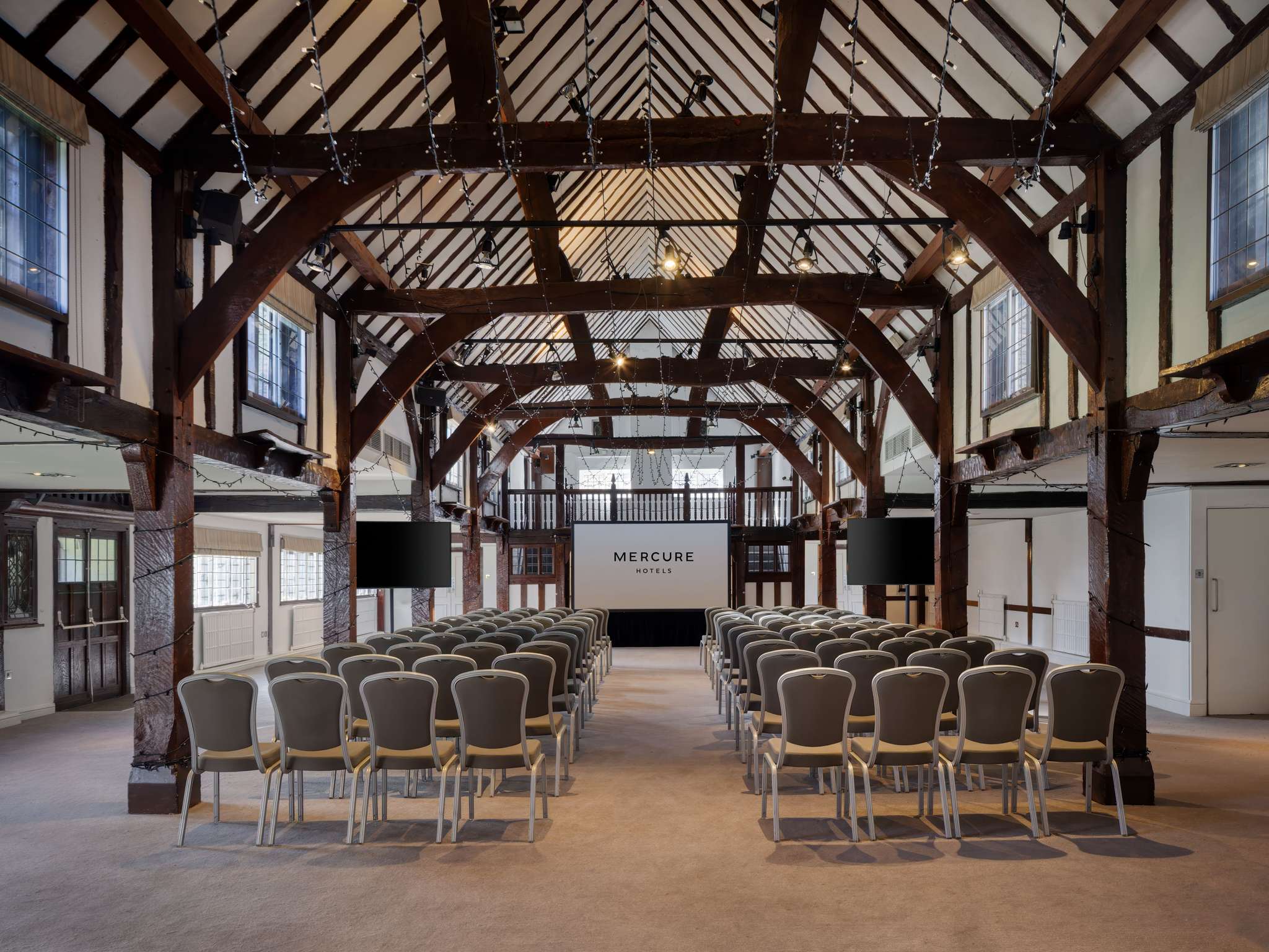 Photo - Sunday Box Hill Burford Bridge Hotel