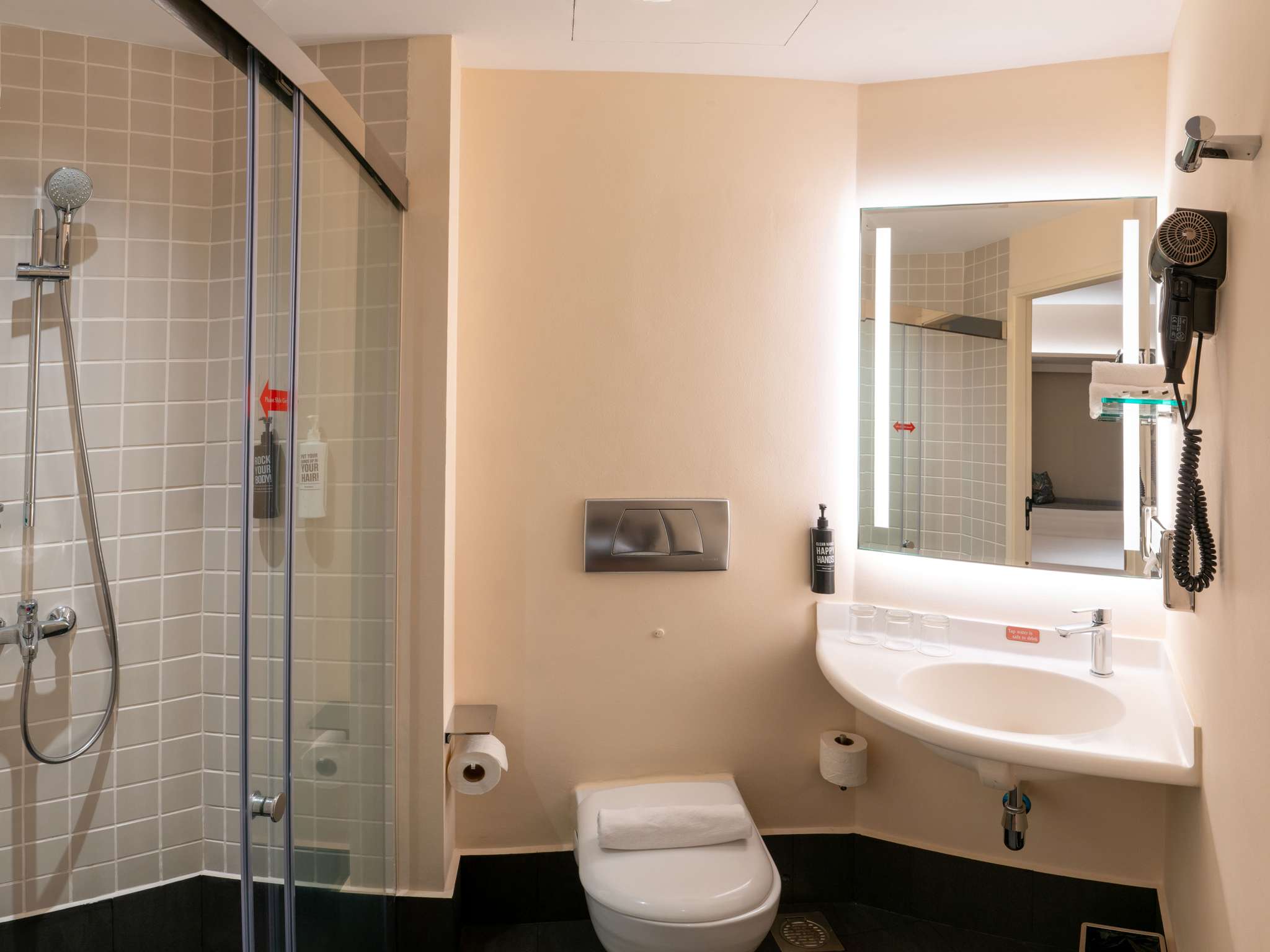 Photo - Ibis Singapore on Bencoolen