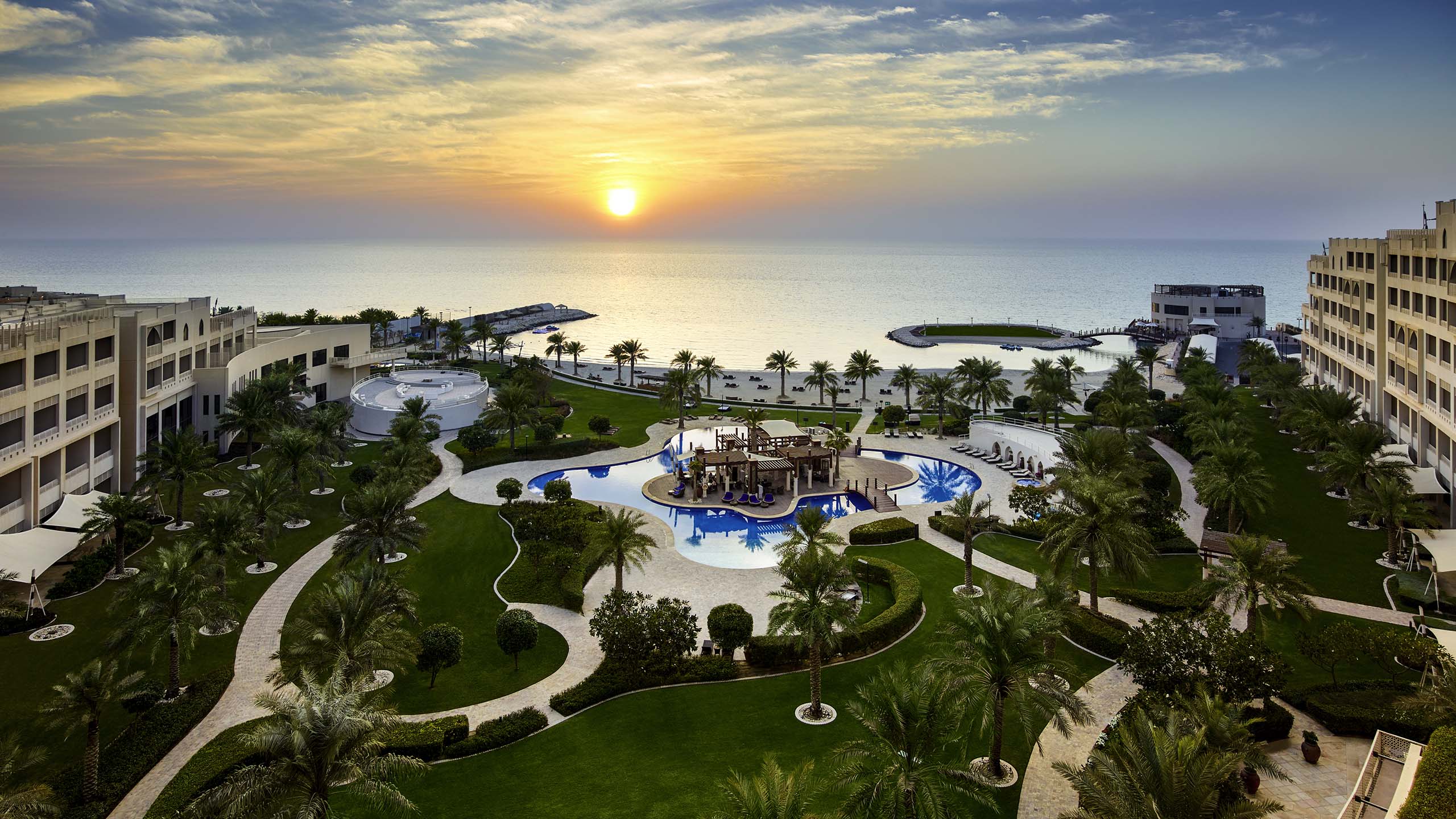 Luxury Hotel Manama Sofitel Bahrain Zallaq Thalassa Sea Spa