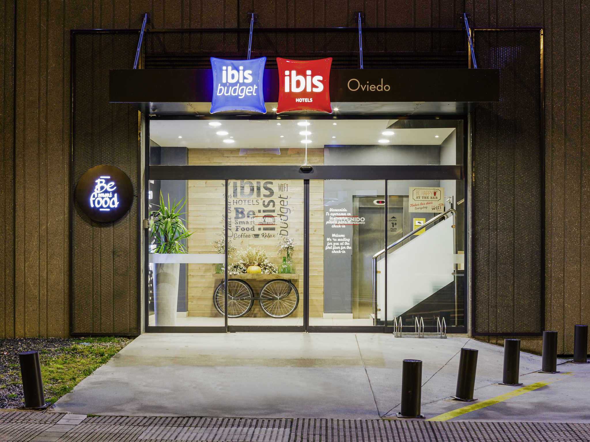 Photo - Ibis Oviedo
