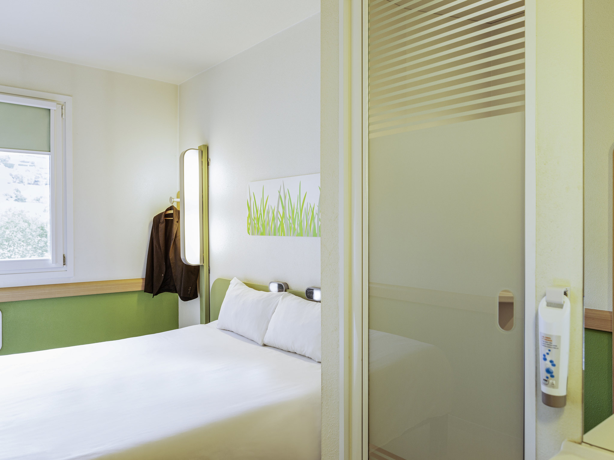 Photo - Ibis Oviedo