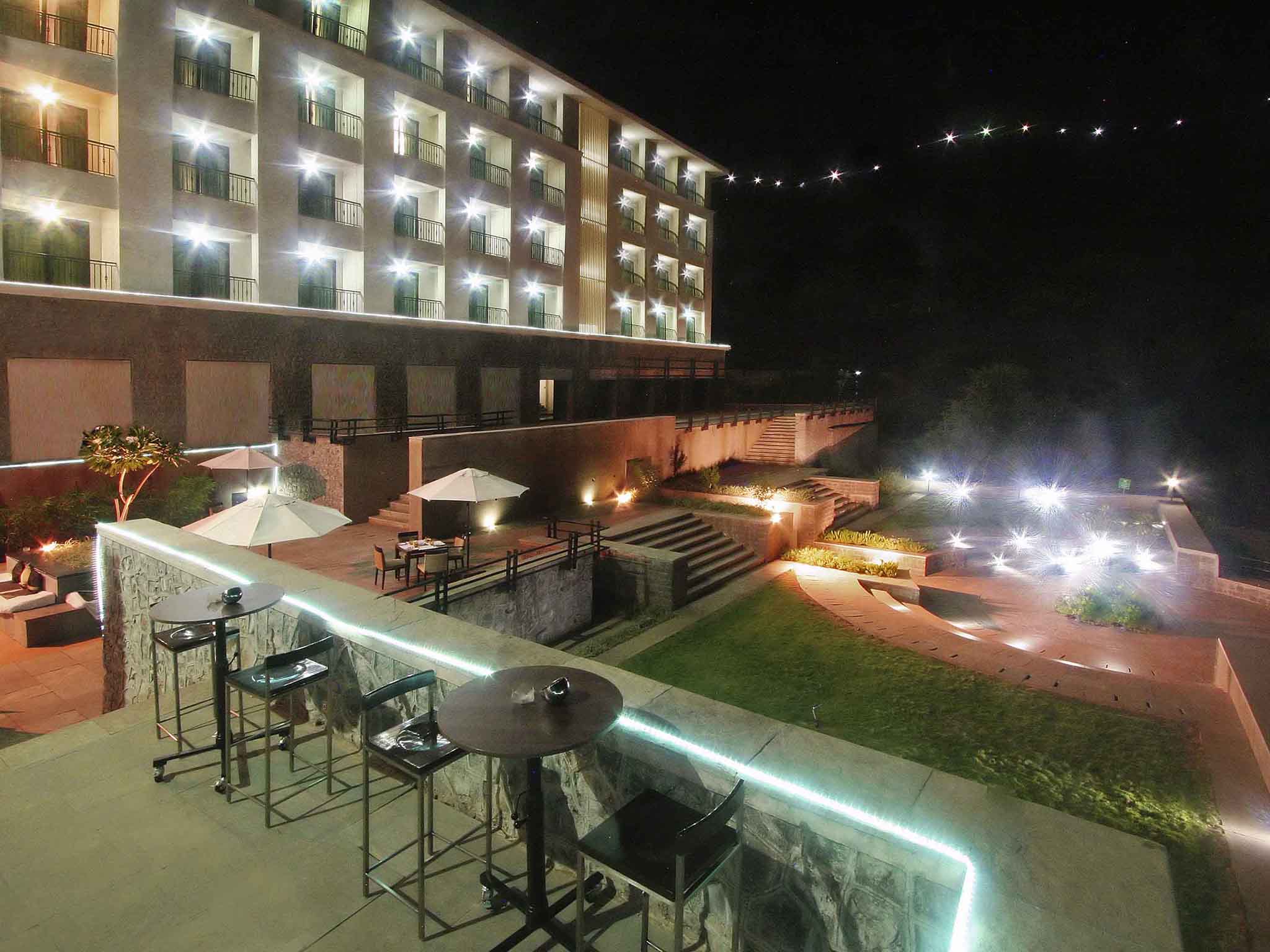 Lavasa Hotel Mercure Bar Mercure Lavasa
