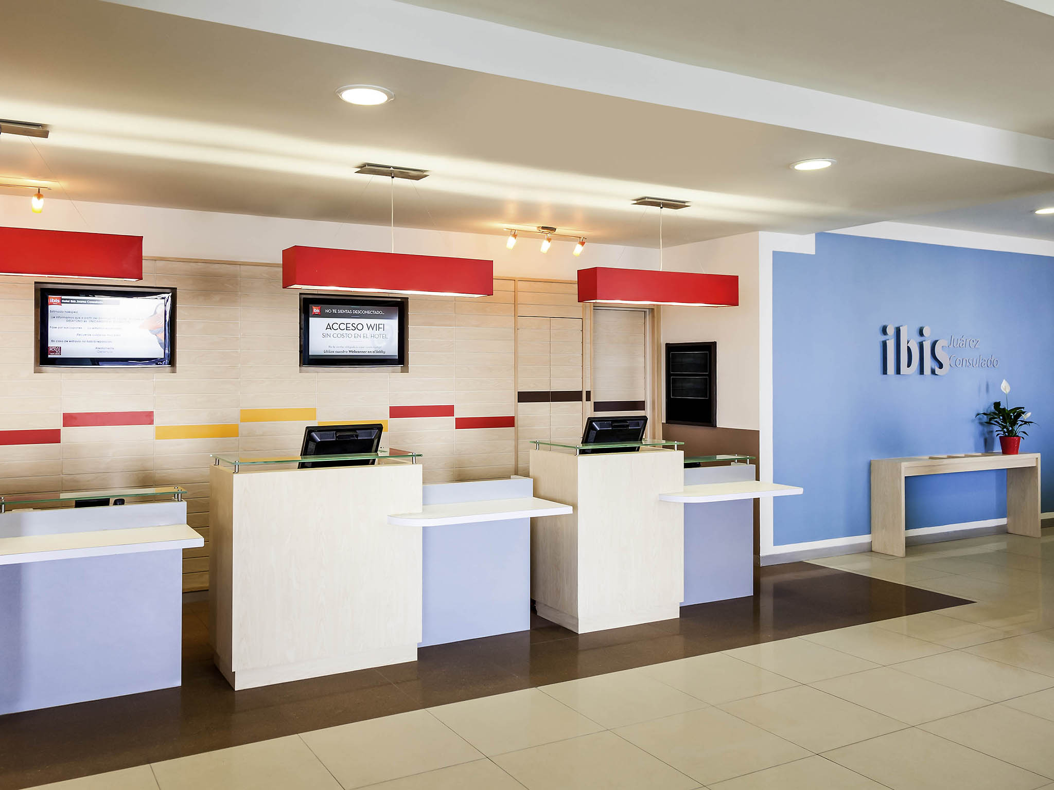 Photo - Ibis Juarez Consulado